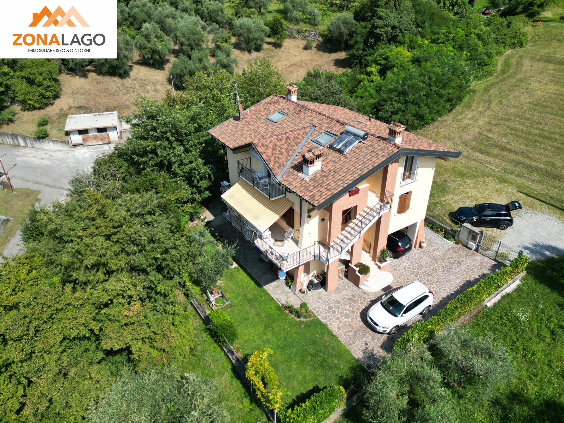 Casa singola in vendita a Sale Marasino