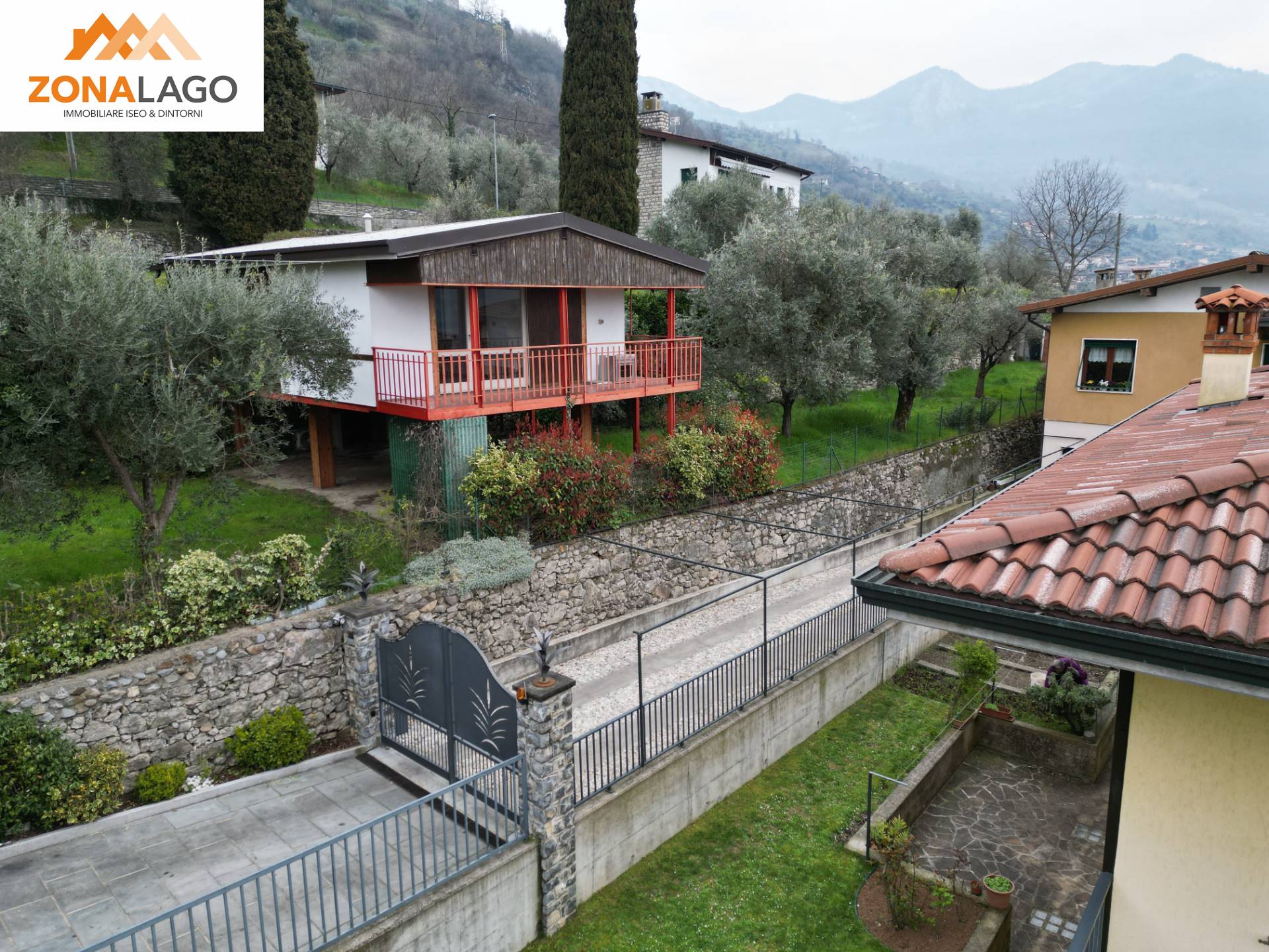 Casa singola in vendita a Sale Marasino