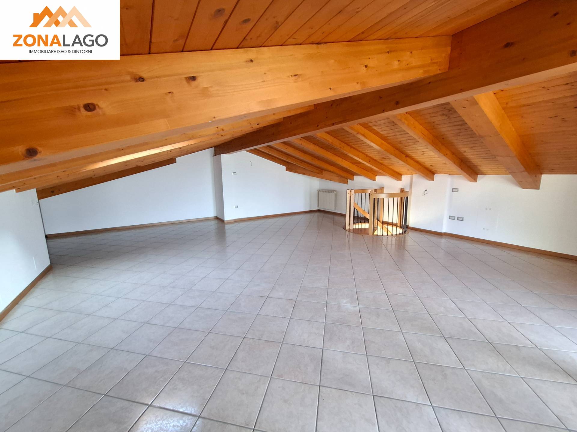 APPARTAMENTO in vendita a Costa Volpino