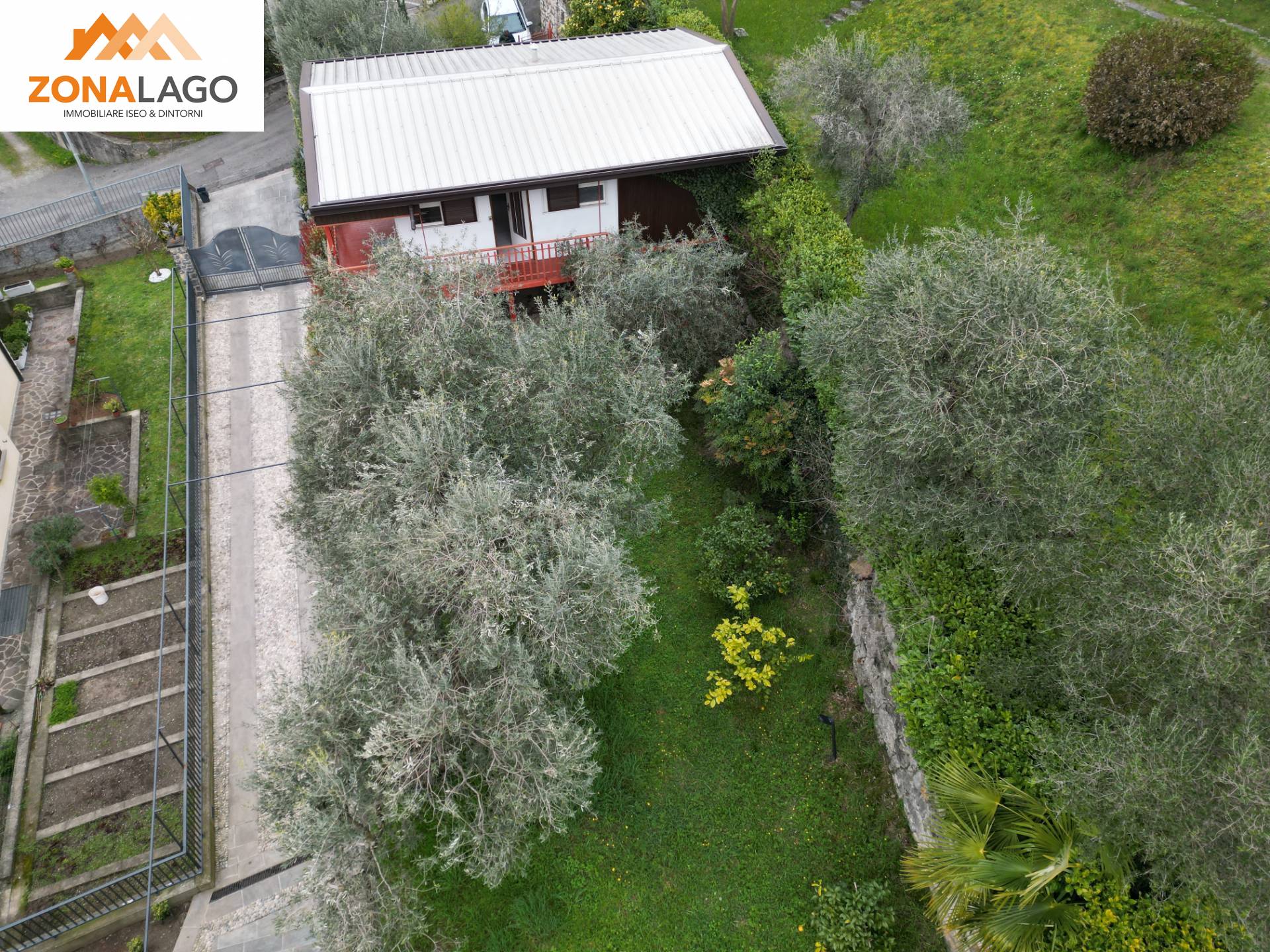 Casa singola in vendita a Sale Marasino