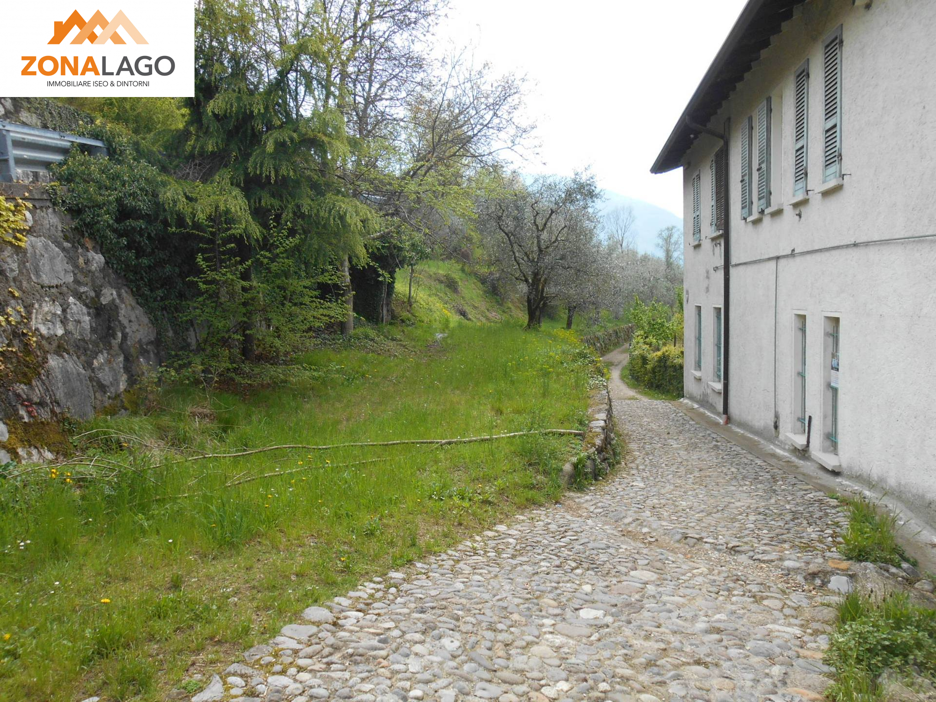 TERRENO CON RUSTICO in vendita a Sale Marasino