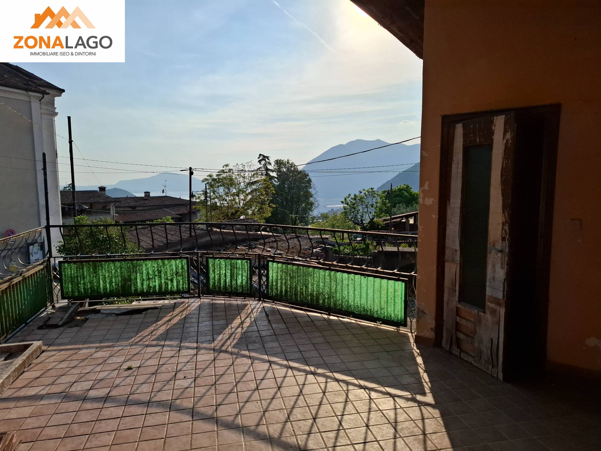 Appartamento in vendita a Sale Marasino