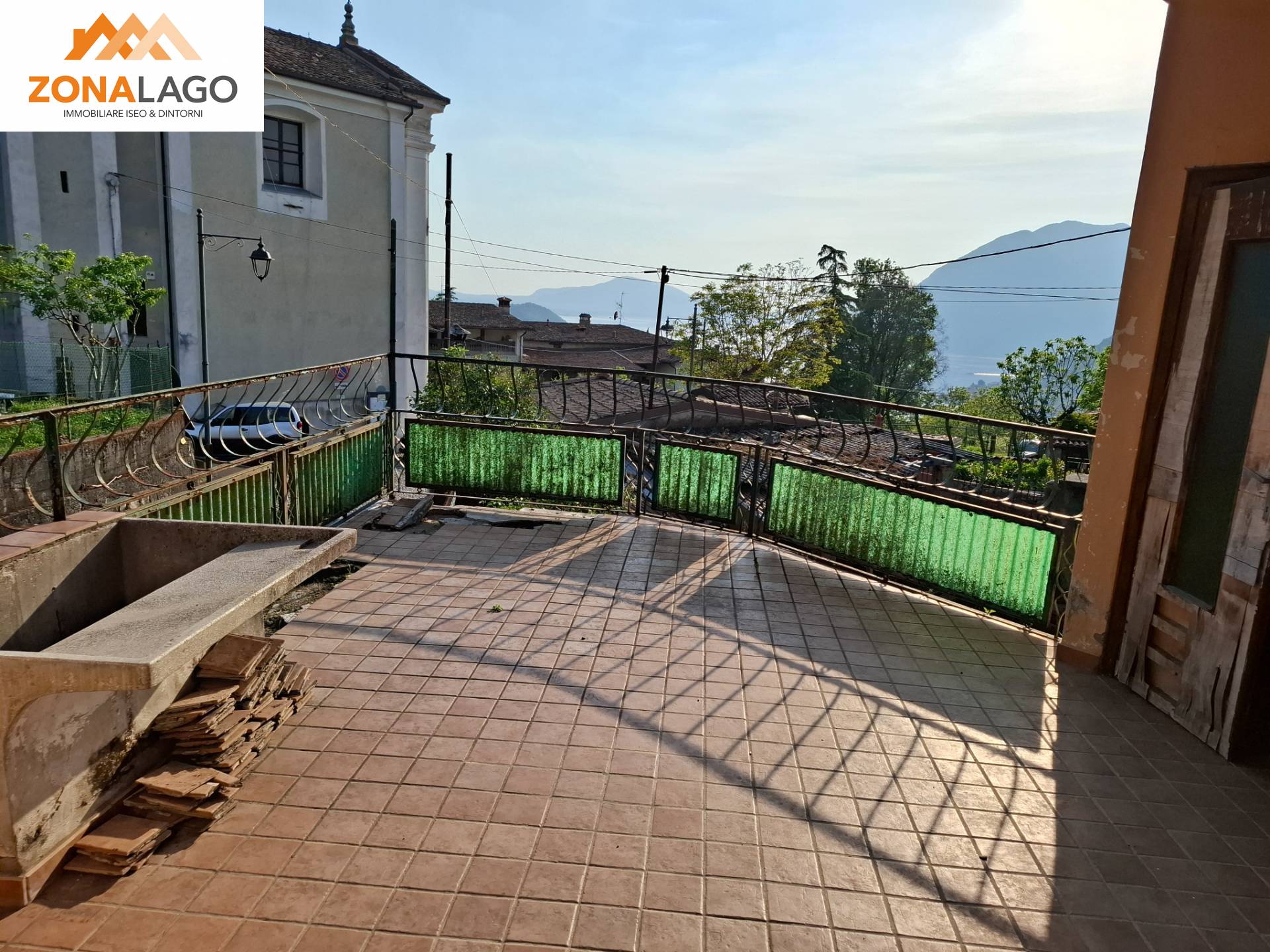 Appartamento in vendita a Sale Marasino