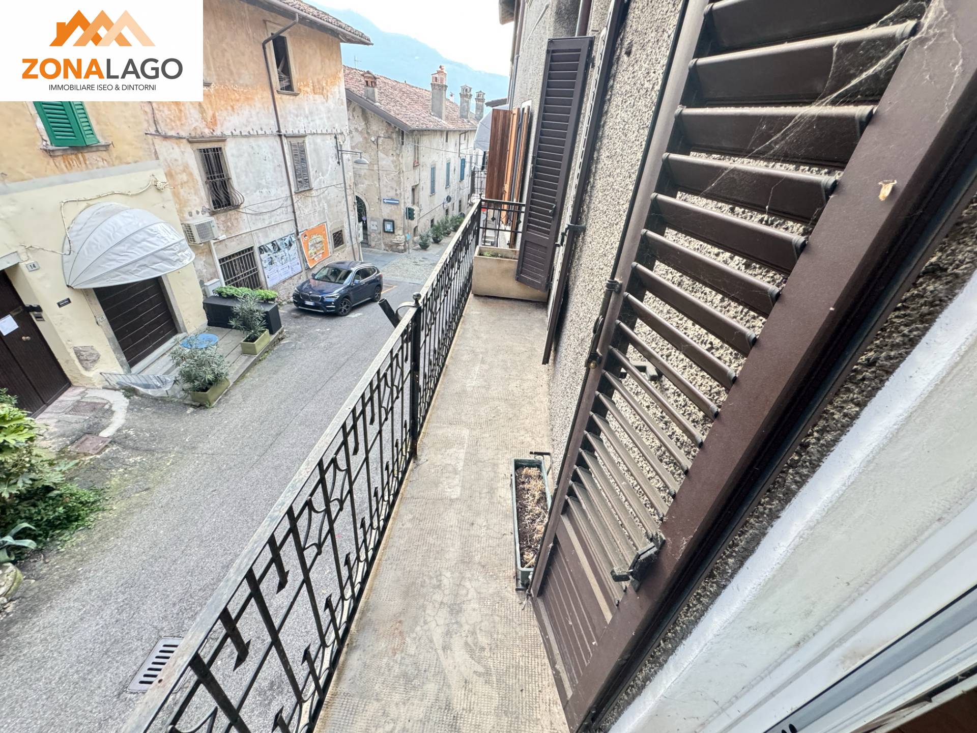 APPARTAMENTO in vendita a Sale Marasino, Centro/centro storico