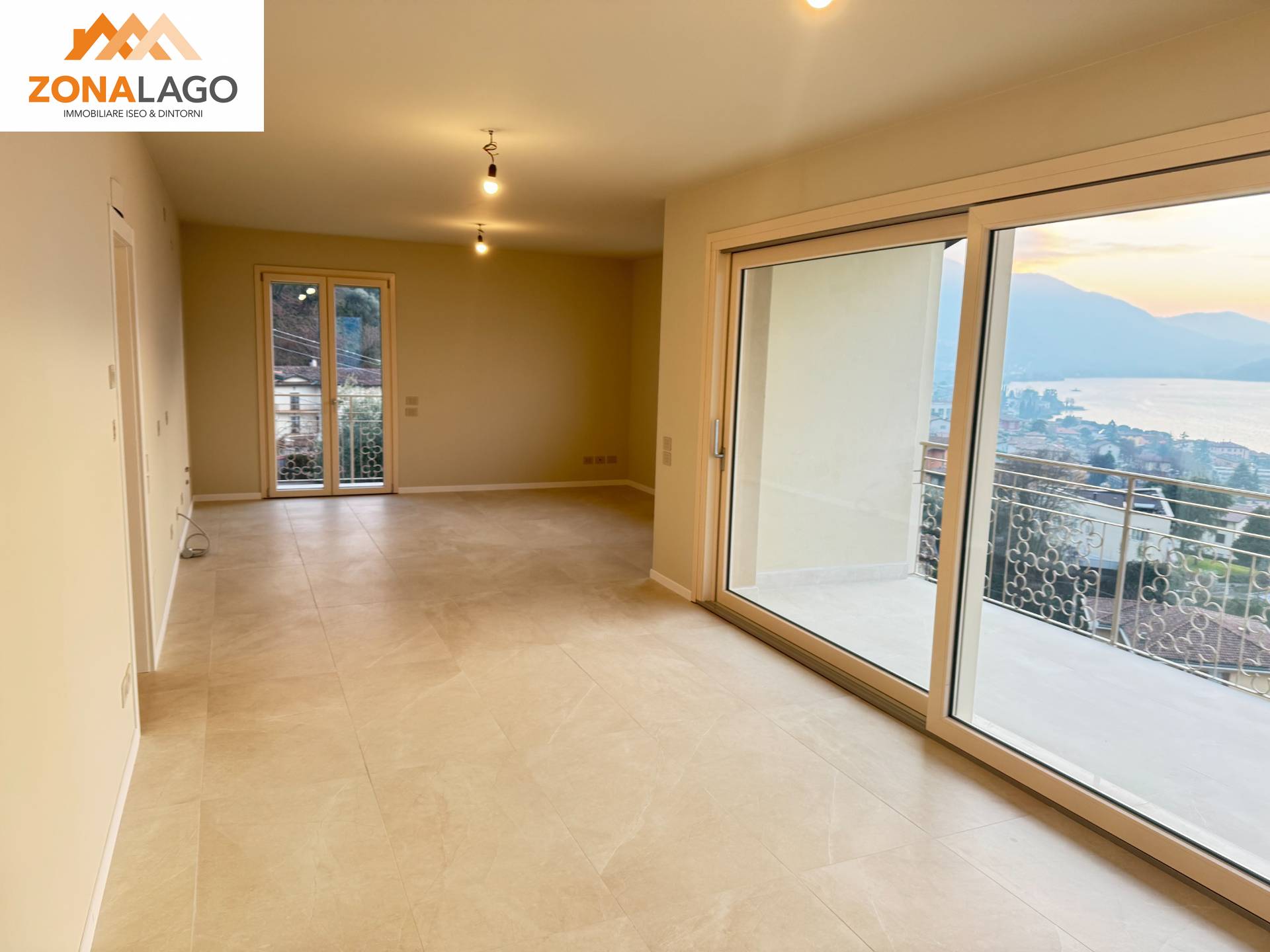 Attico in vendita a Sale Marasino