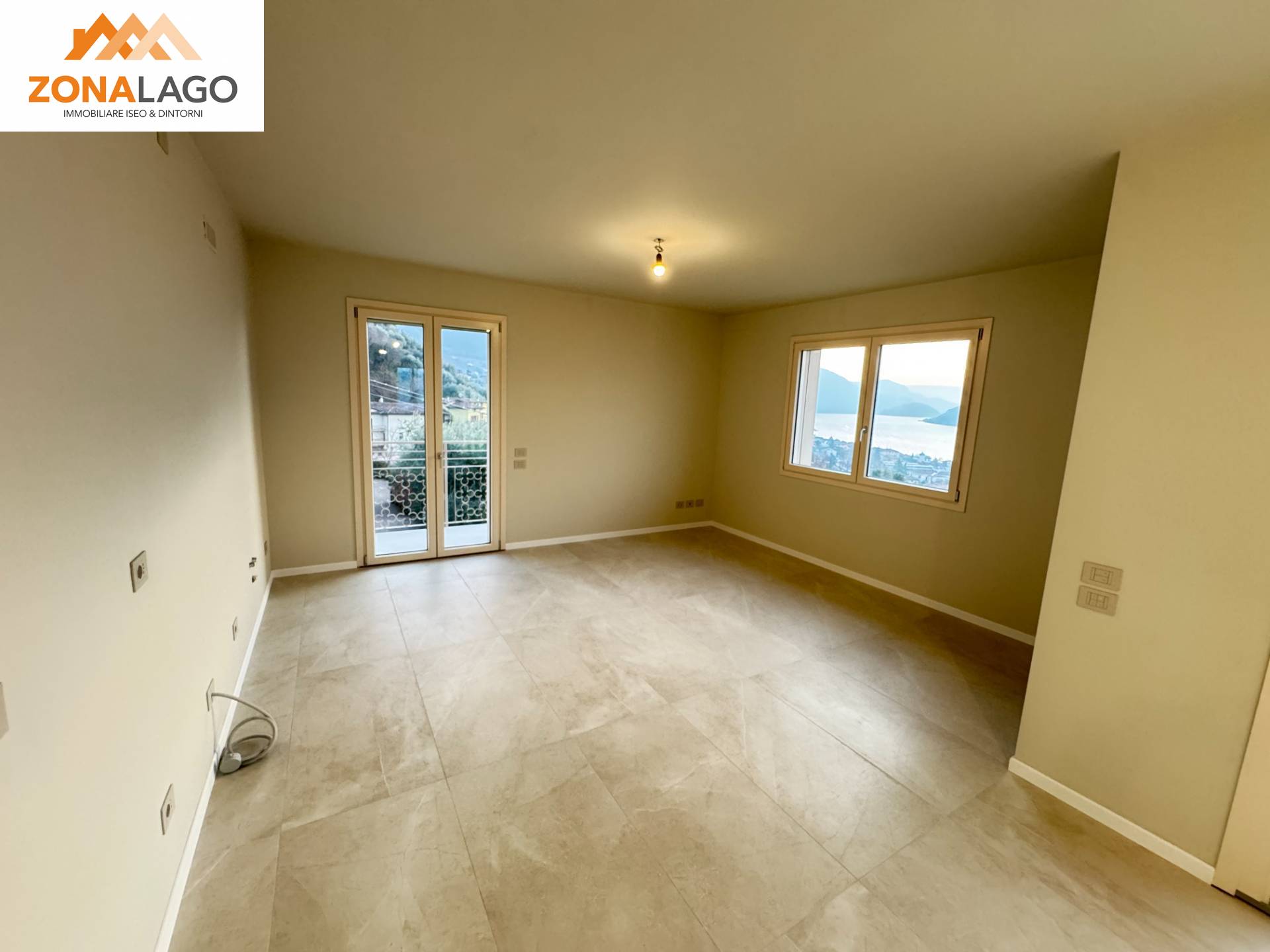 Attico in vendita a Sale Marasino