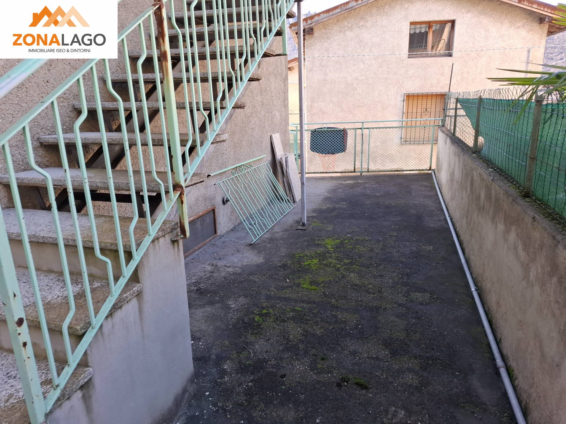 APPARTAMENTO in vendita a Sale Marasino