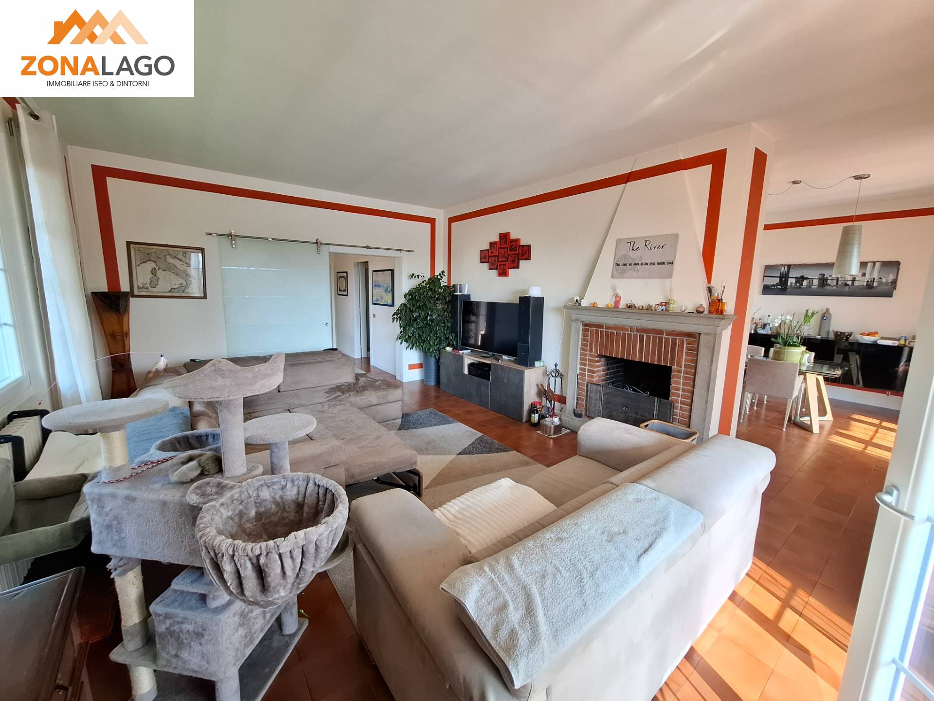 Villa in vendita a Sale Marasino