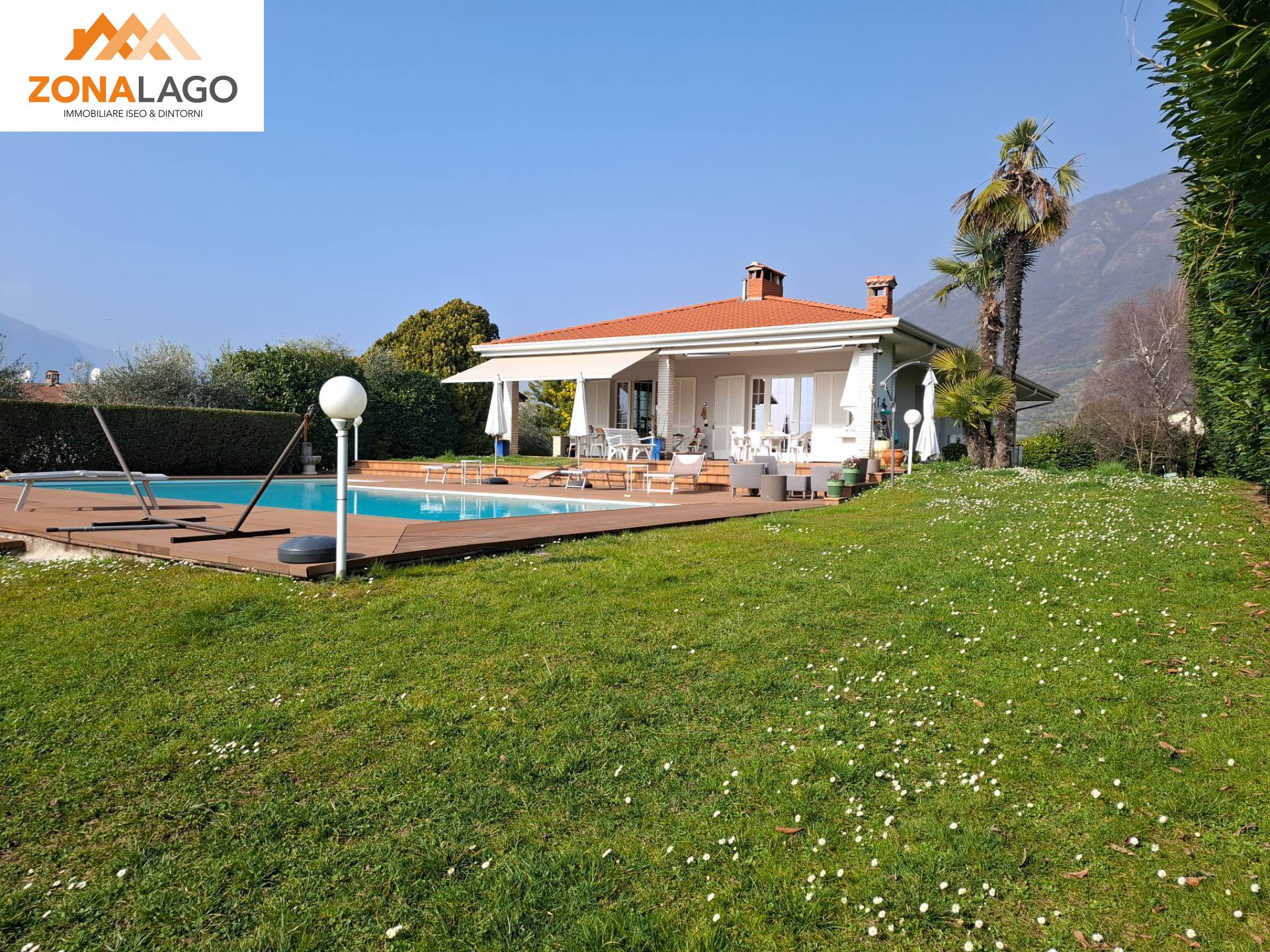 Villa in vendita a Sale Marasino