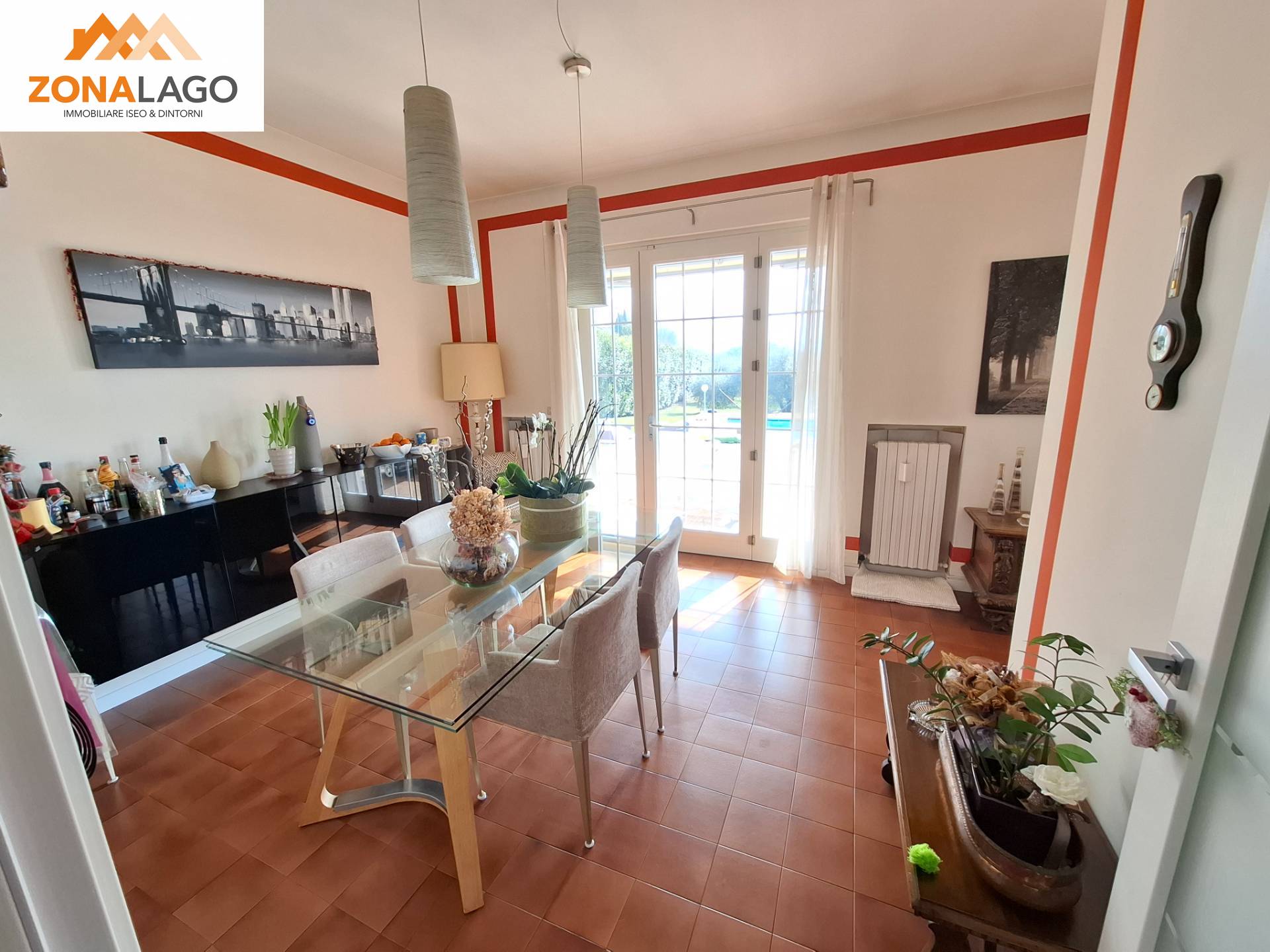 Villa in vendita a Sale Marasino