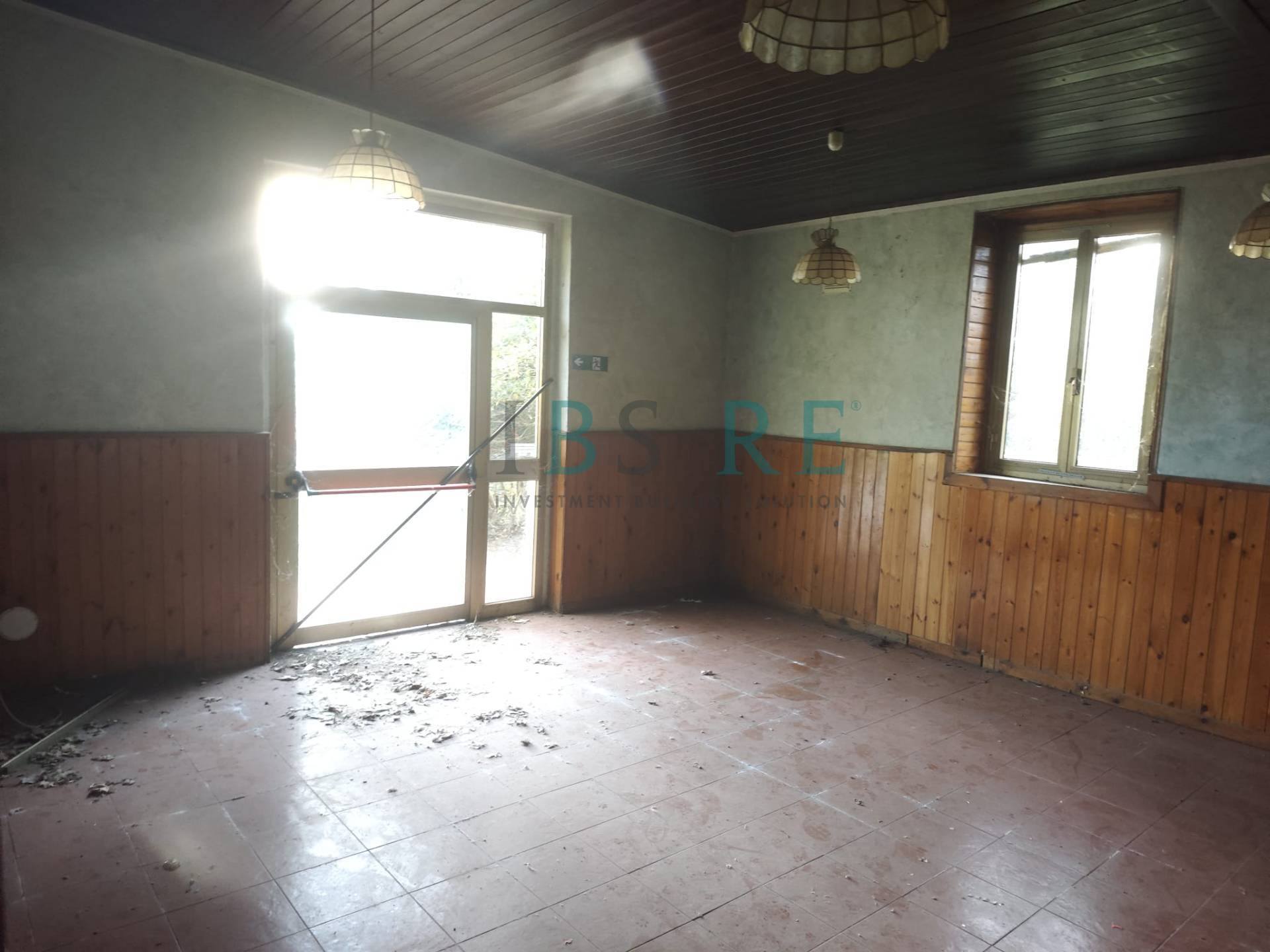 Locale commerciale in vendita a Roma