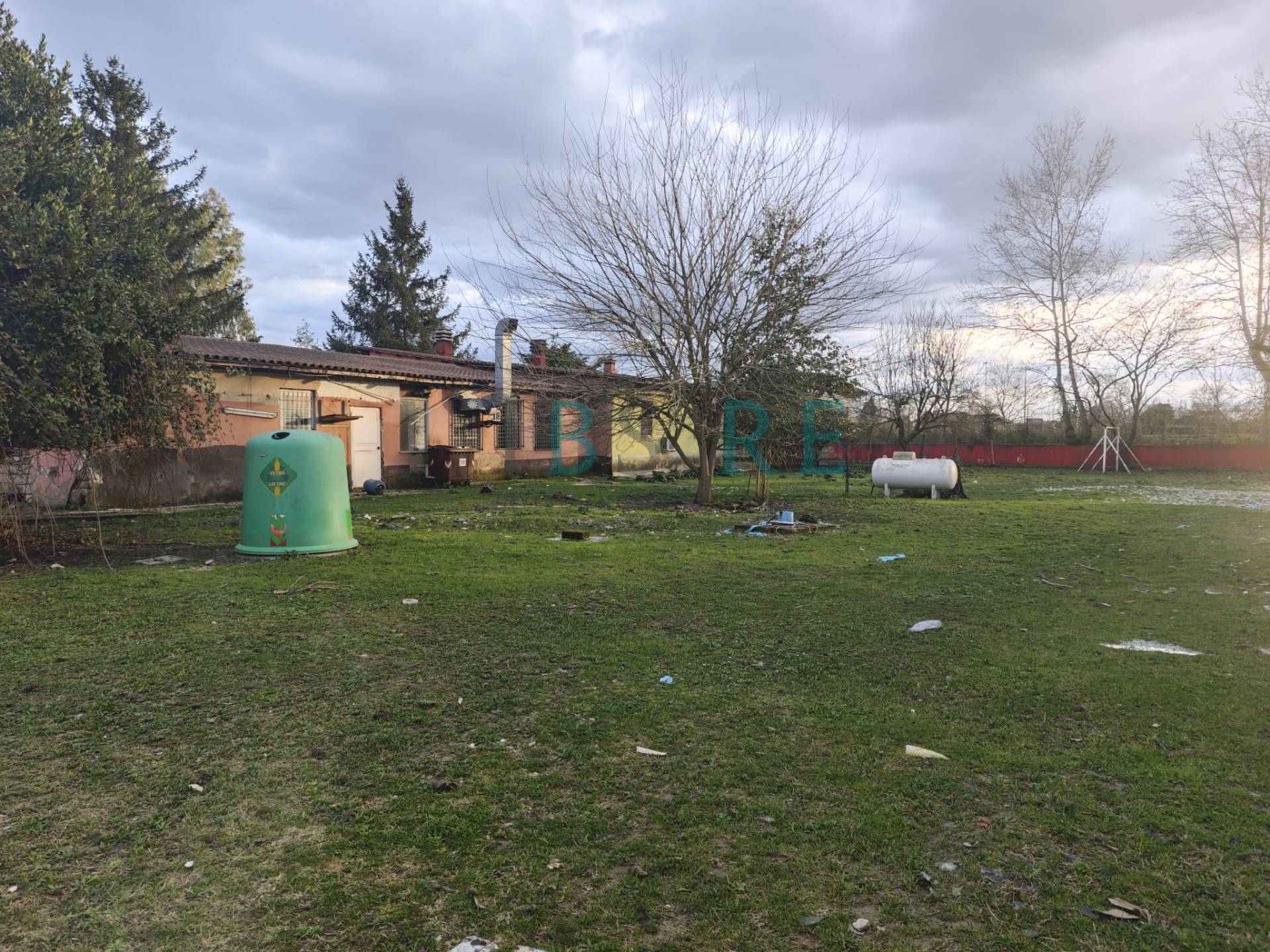 Locale commerciale in vendita a Roma