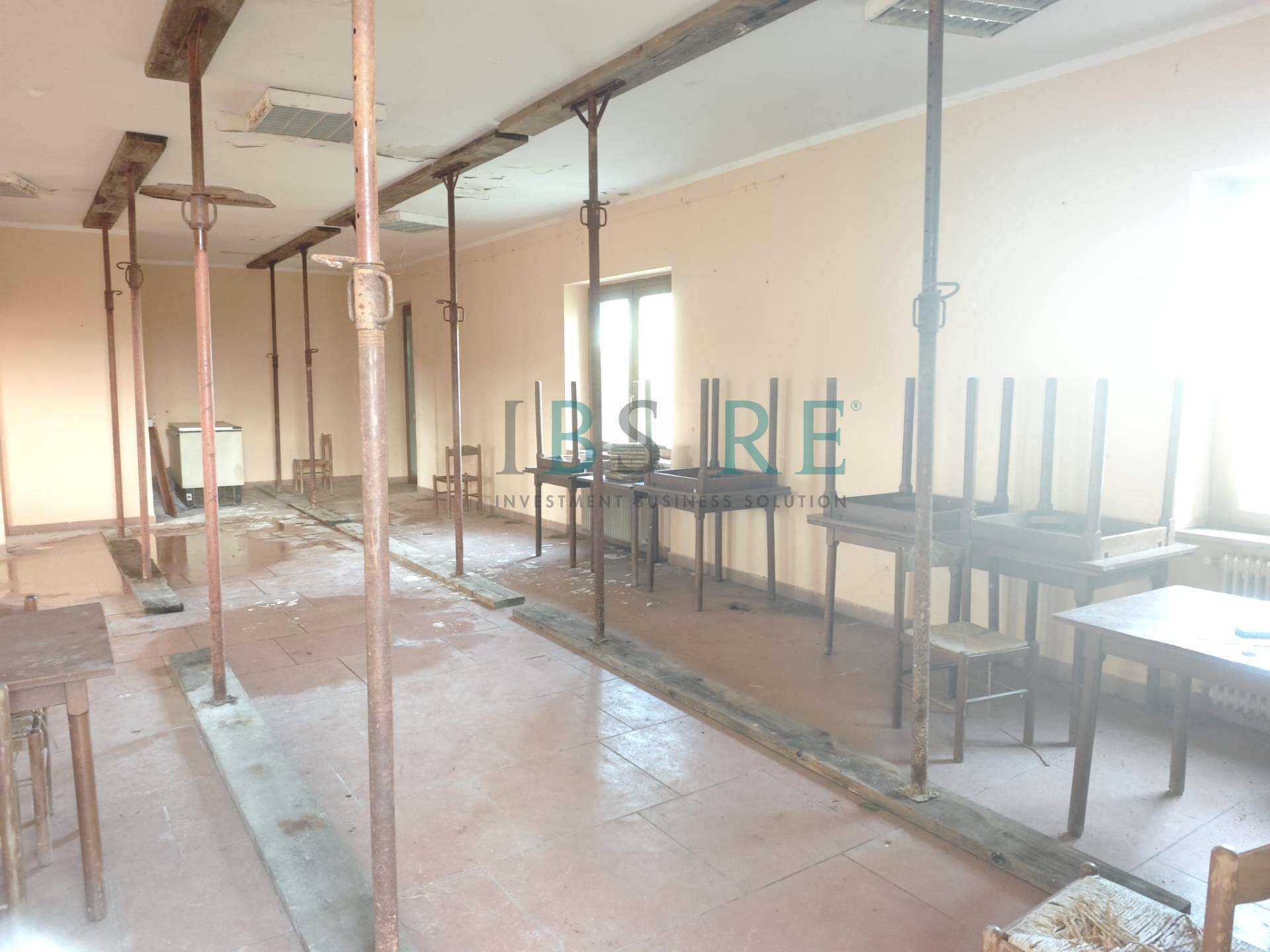 Locale commerciale in vendita a Roma