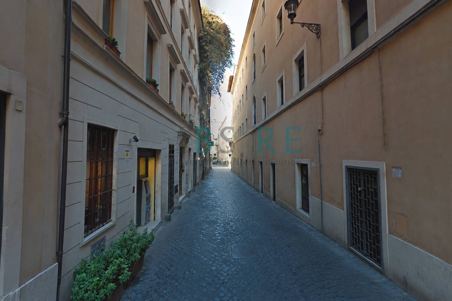 Locale commerciale in vendita a Roma, Centro Storico