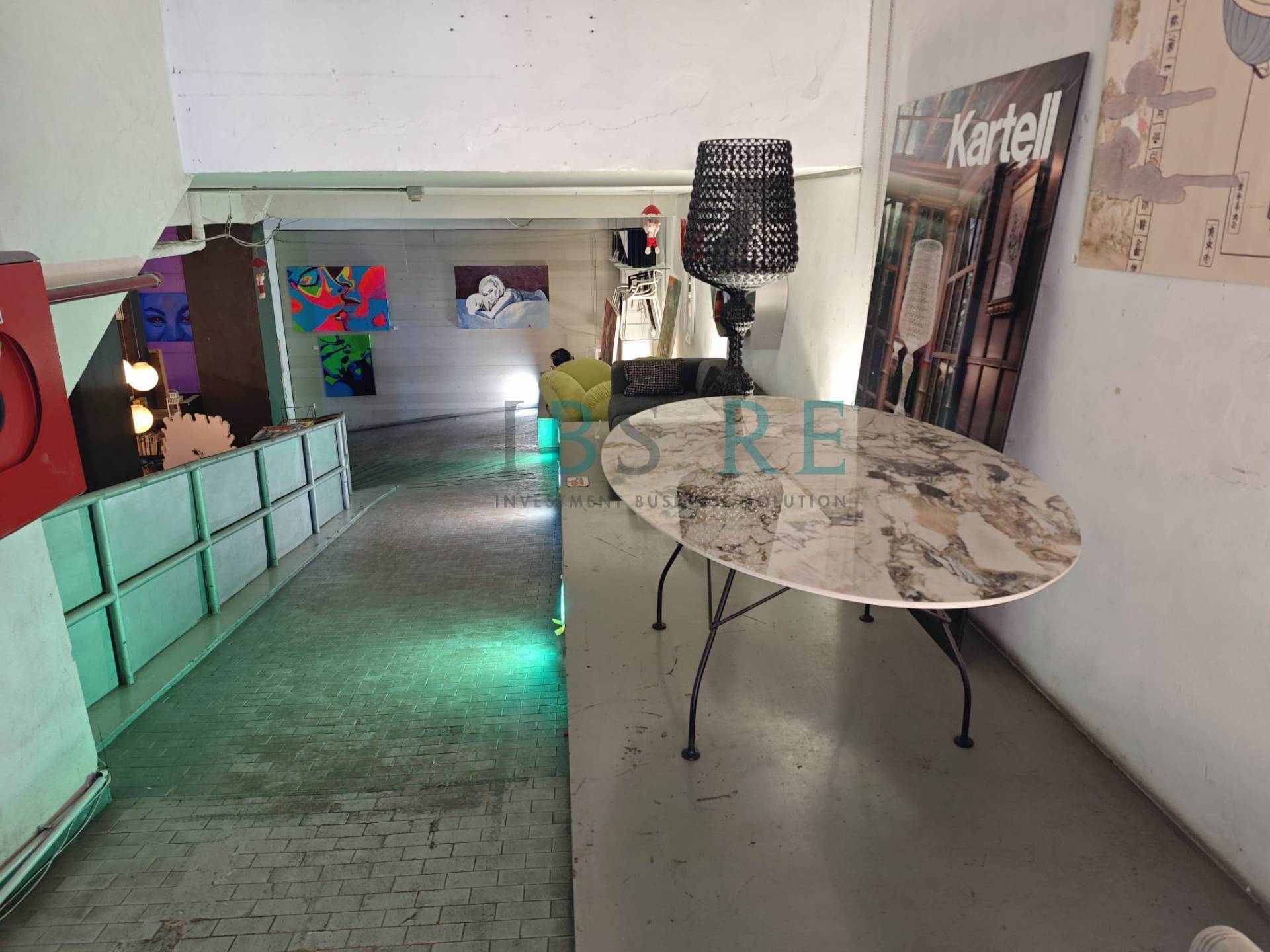 Negozio / Locale comm. in vendita a Roma, Ostiense