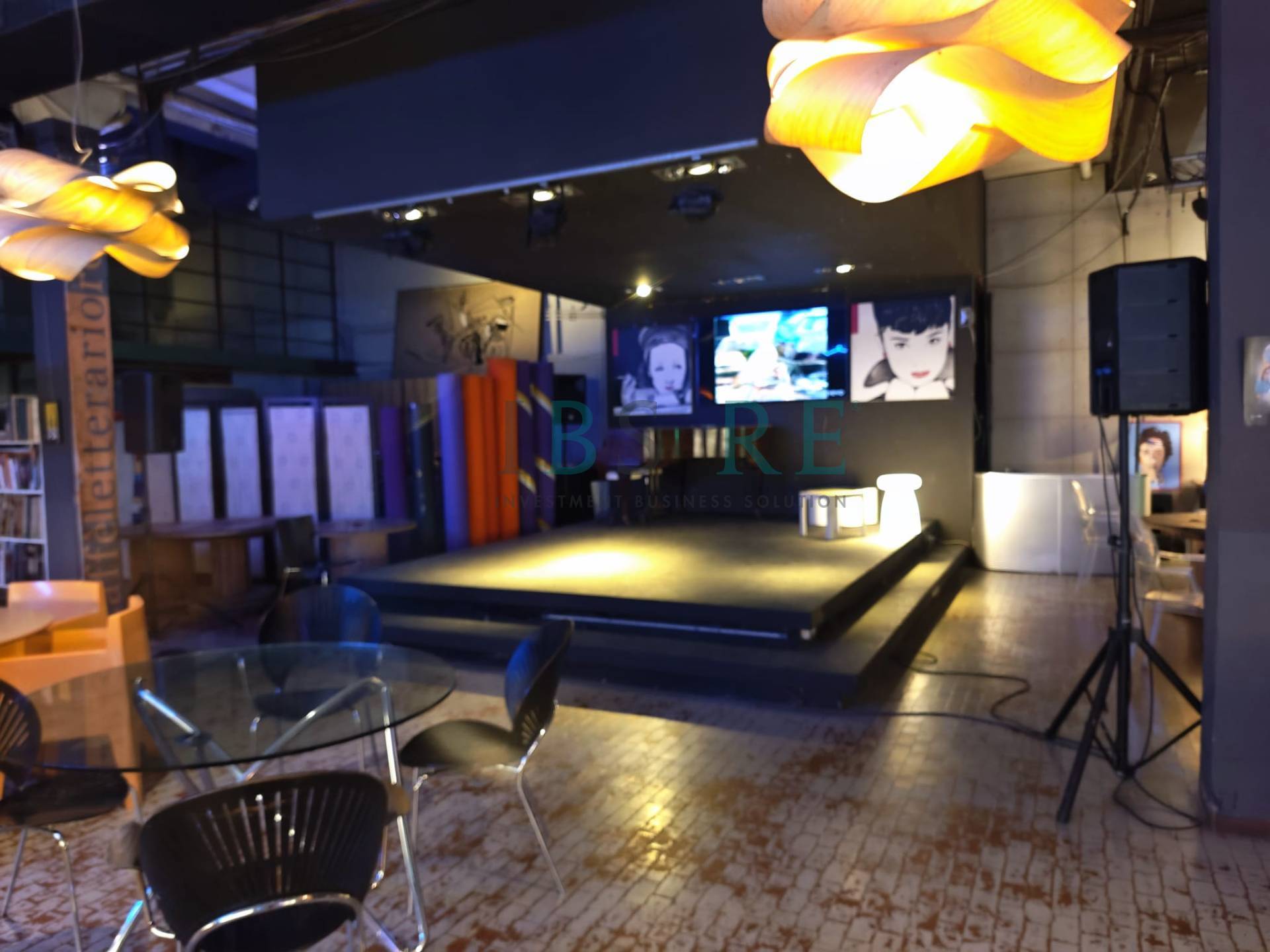 Negozio / Locale comm. in vendita a Roma, Ostiense