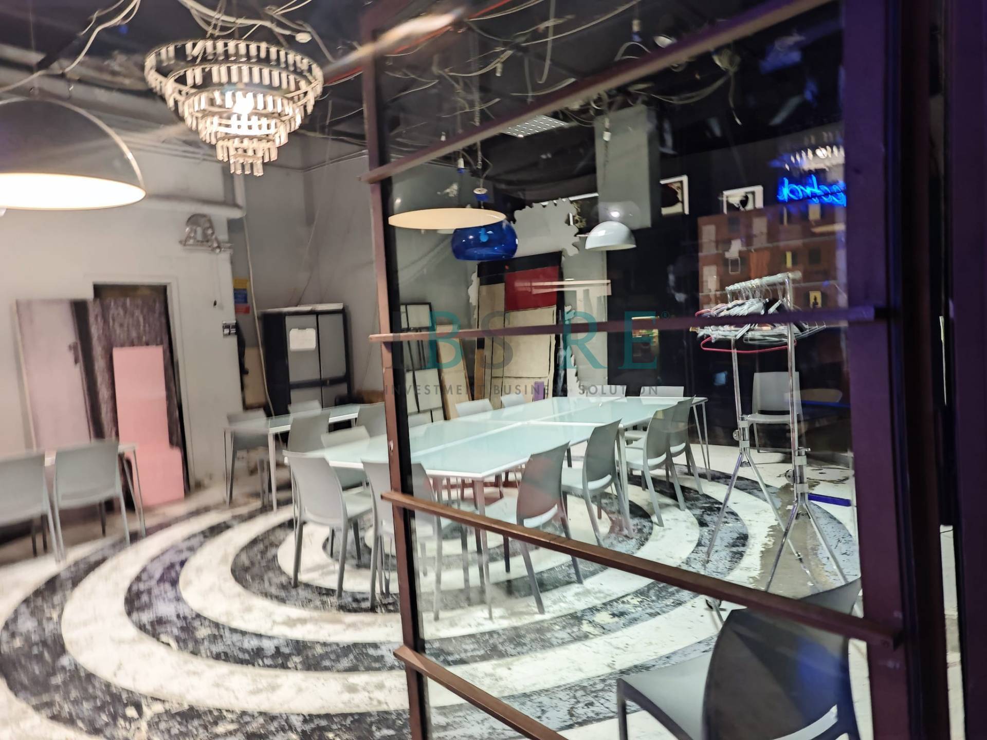 Negozio / Locale comm. in vendita a Roma, Ostiense