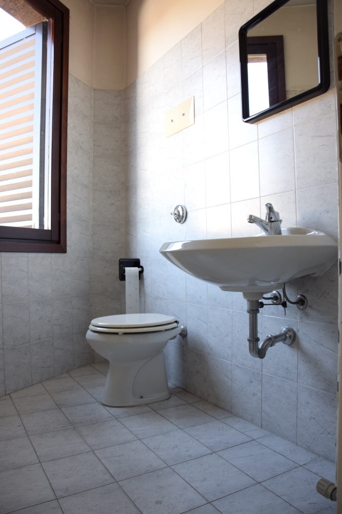 Locale commerciale in affitto a Ponte San Pietro