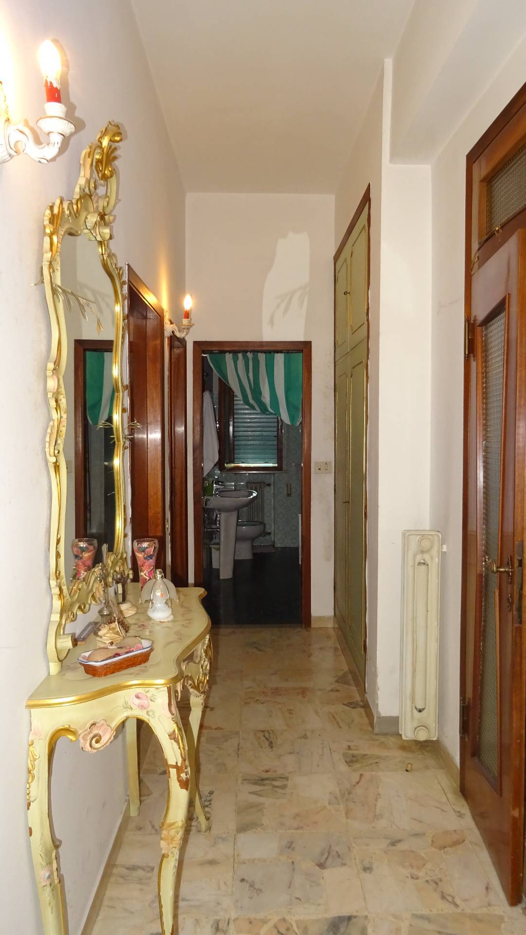 Appartamento Moderno in vendita a Montespertoli