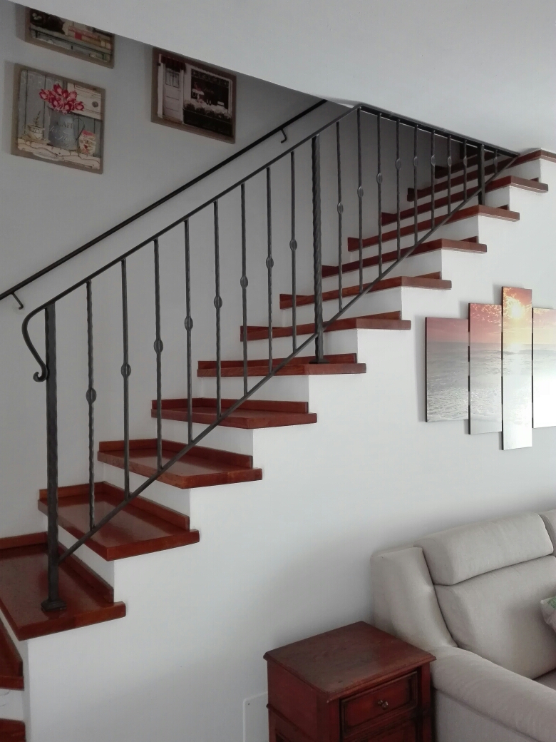 Appartamento Moderno in vendita a Montespertoli