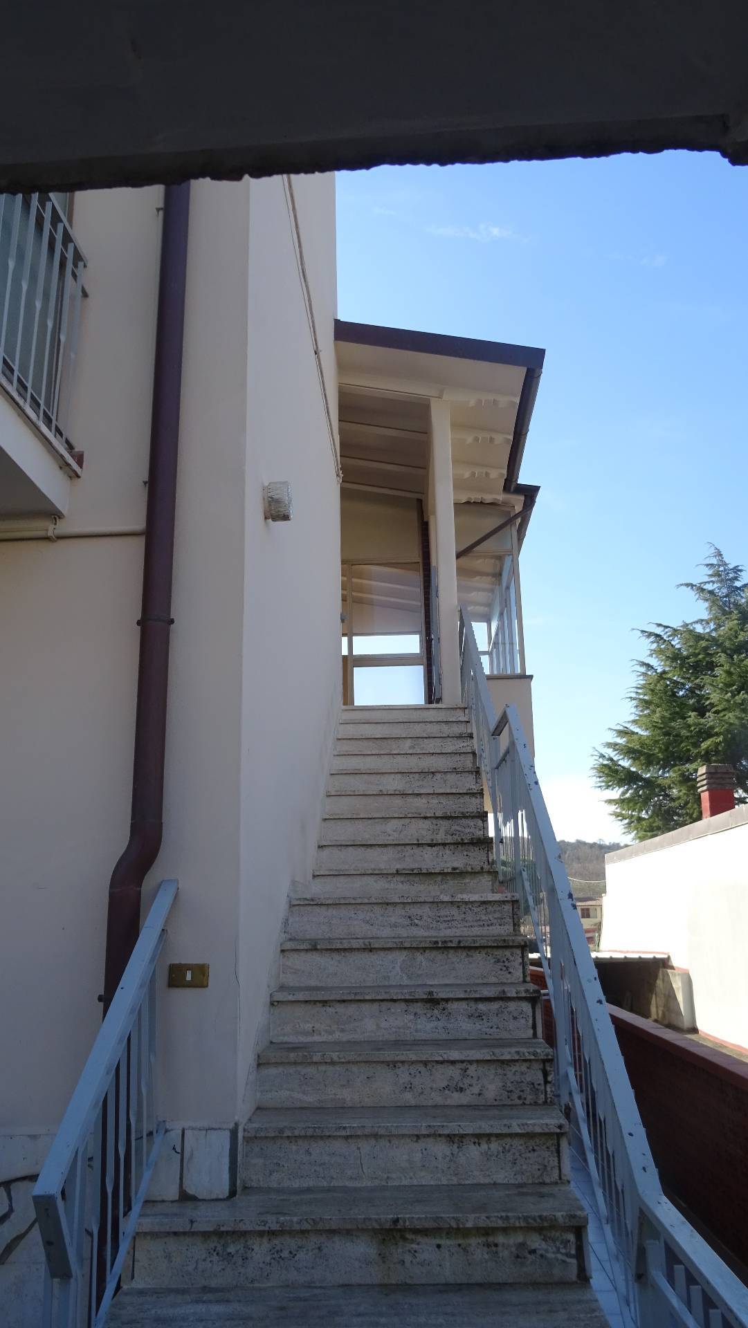 Appartamento Moderno in vendita a Montespertoli