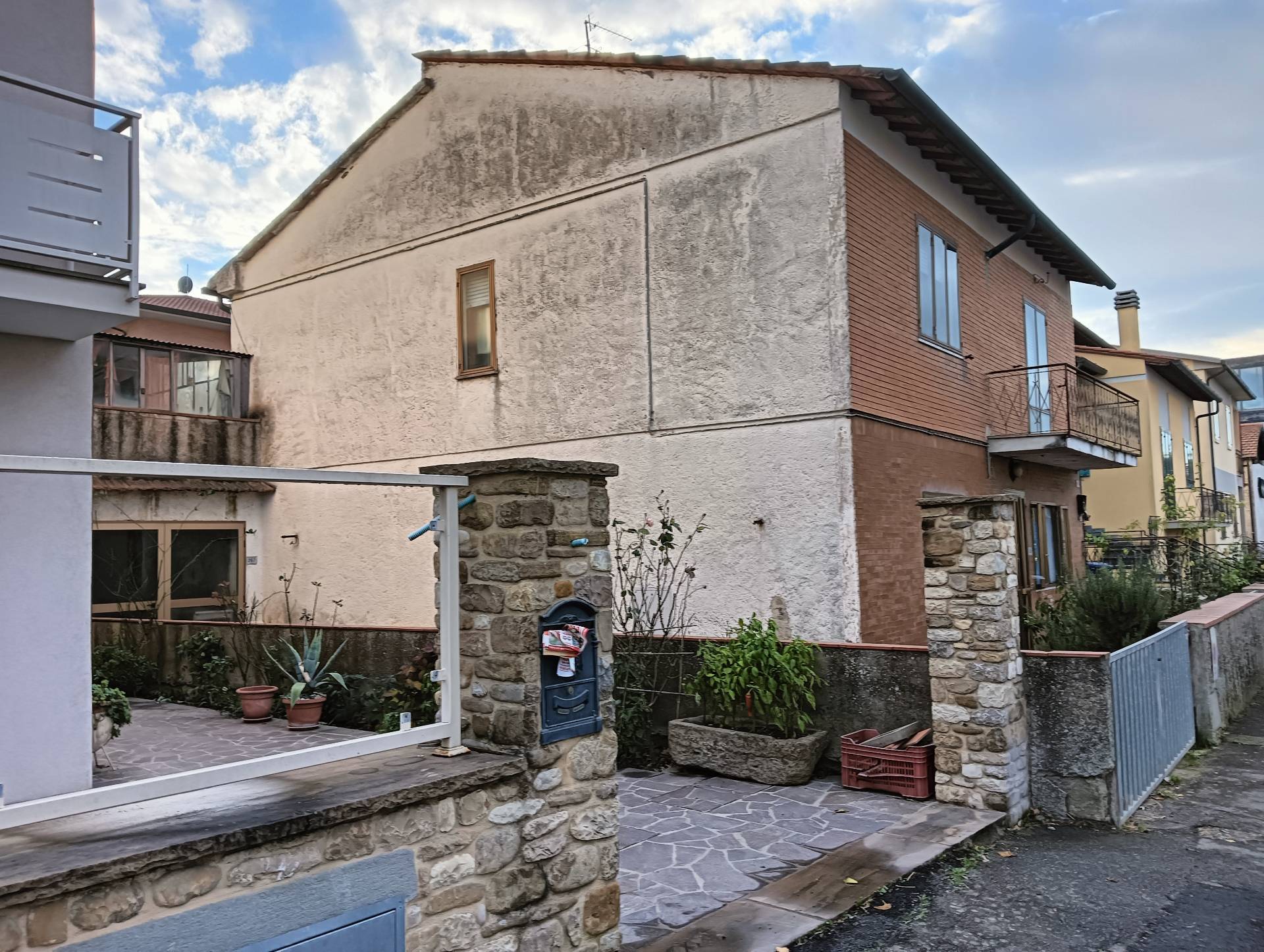 Appartamento Moderno in vendita a Montespertoli