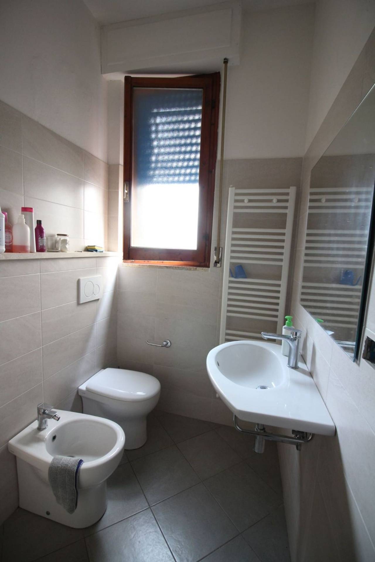 Appartamento Moderno in vendita a Montespertoli