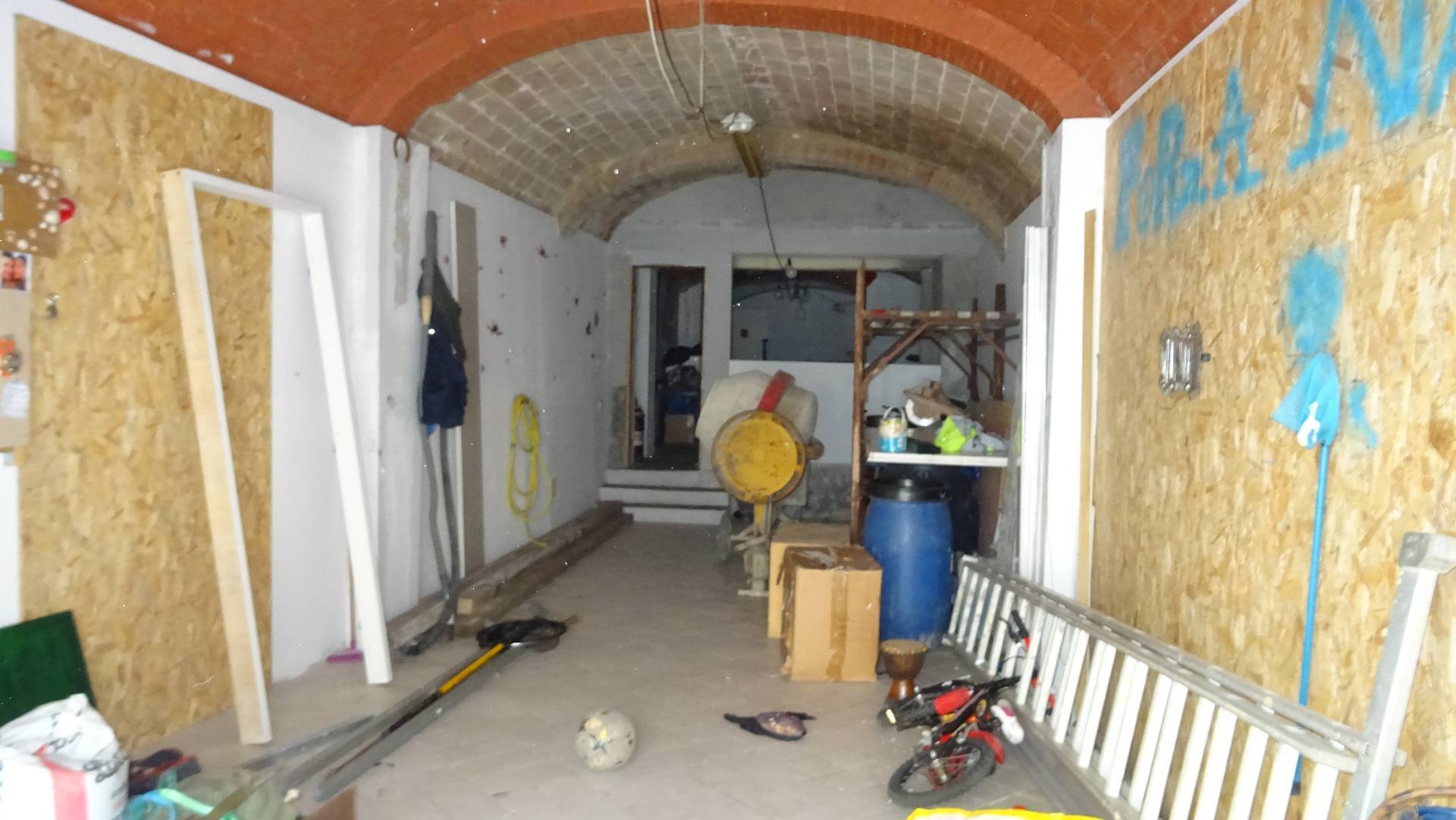 Magazzino Residenziale in vendita a Castelfiorentino