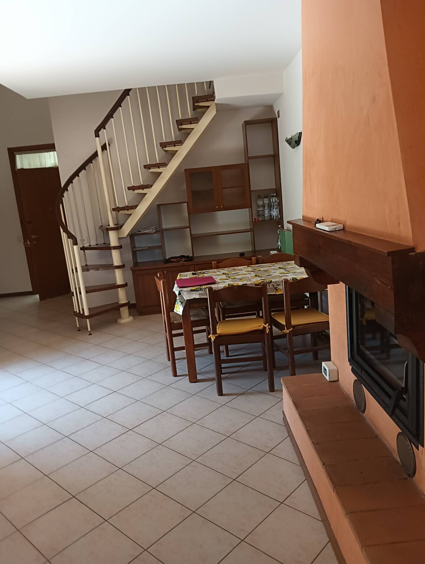 Appartamento Moderno in vendita a Montespertoli