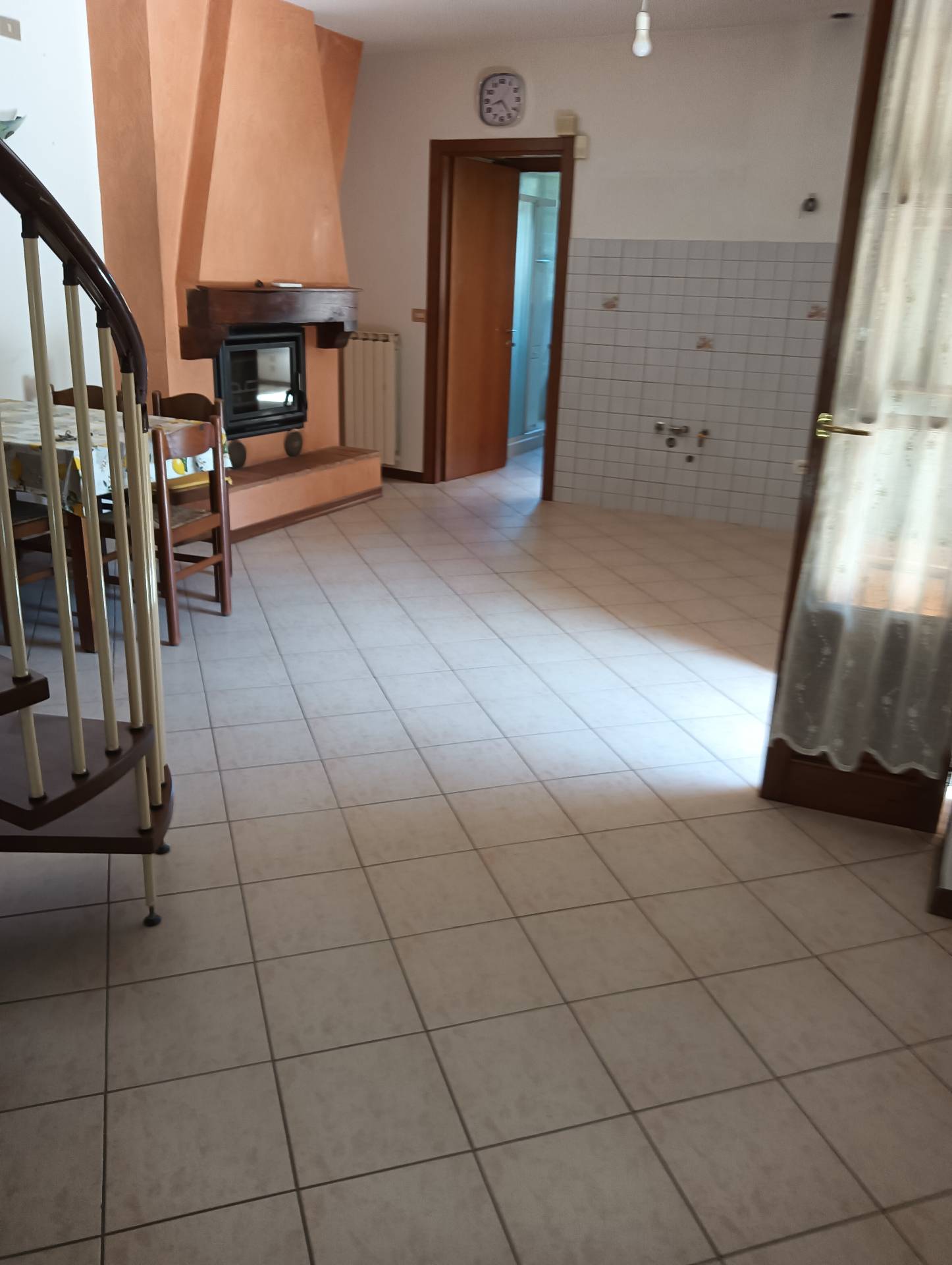 Appartamento Moderno in vendita a Montespertoli