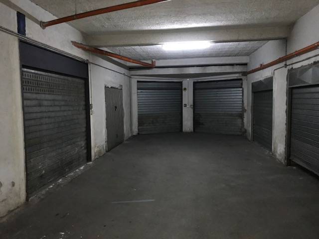Box/Garage 101mq in vendita a Marigliano