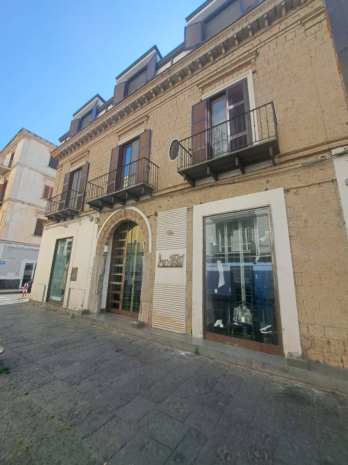 Negozio in vendita a Marigliano