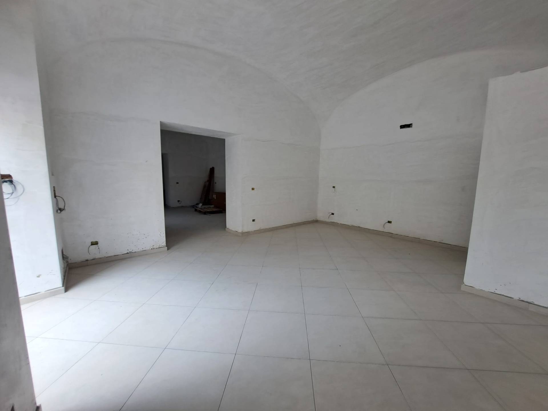 Negozio in affitto a Marigliano