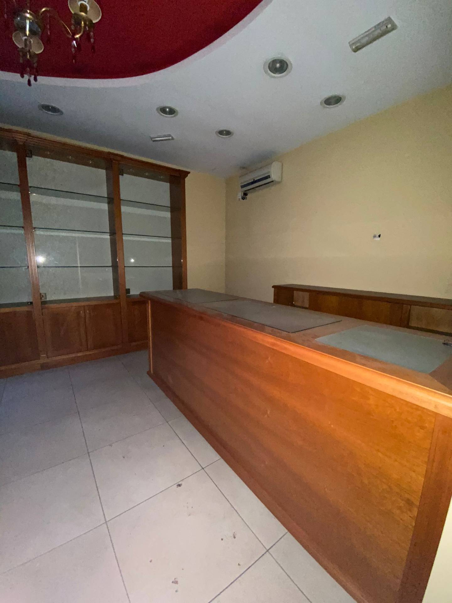 Negozio in affitto a Saviano