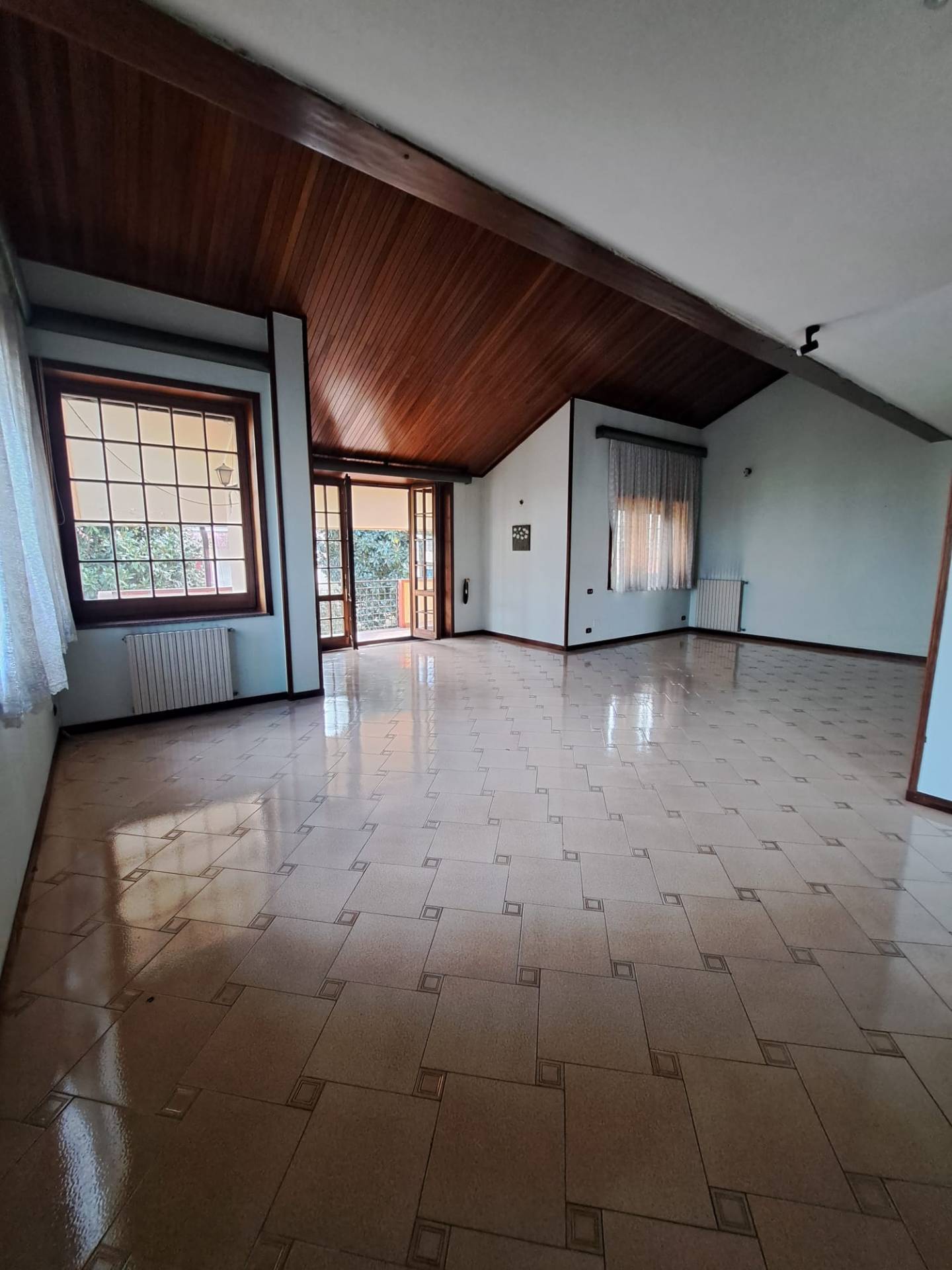 Villa in vendita a Castello di Cisterna