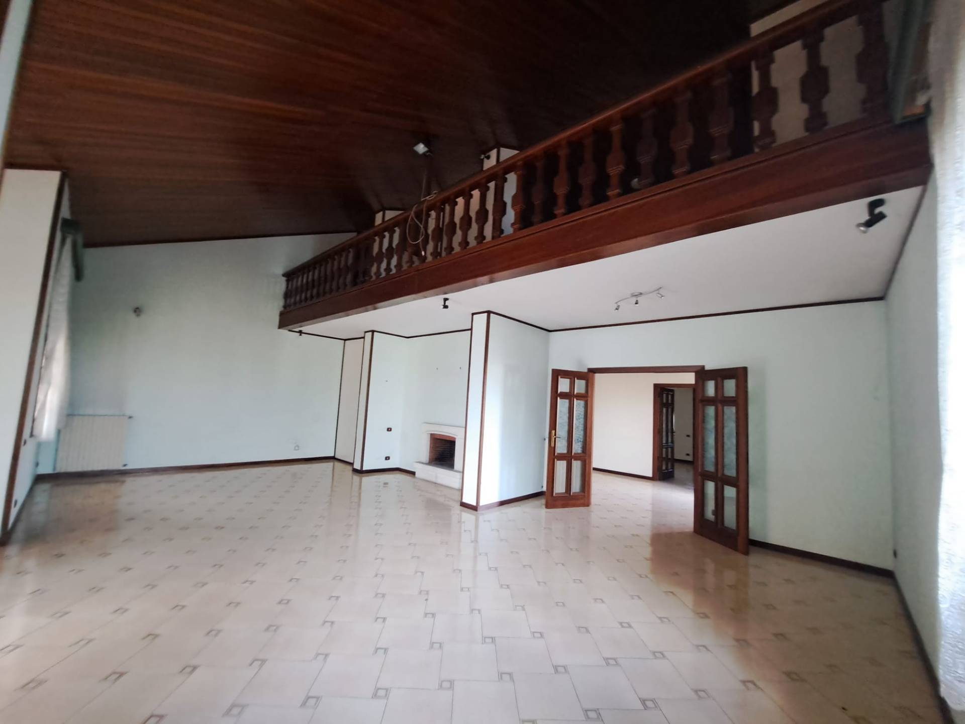 Villa in vendita a Castello di Cisterna