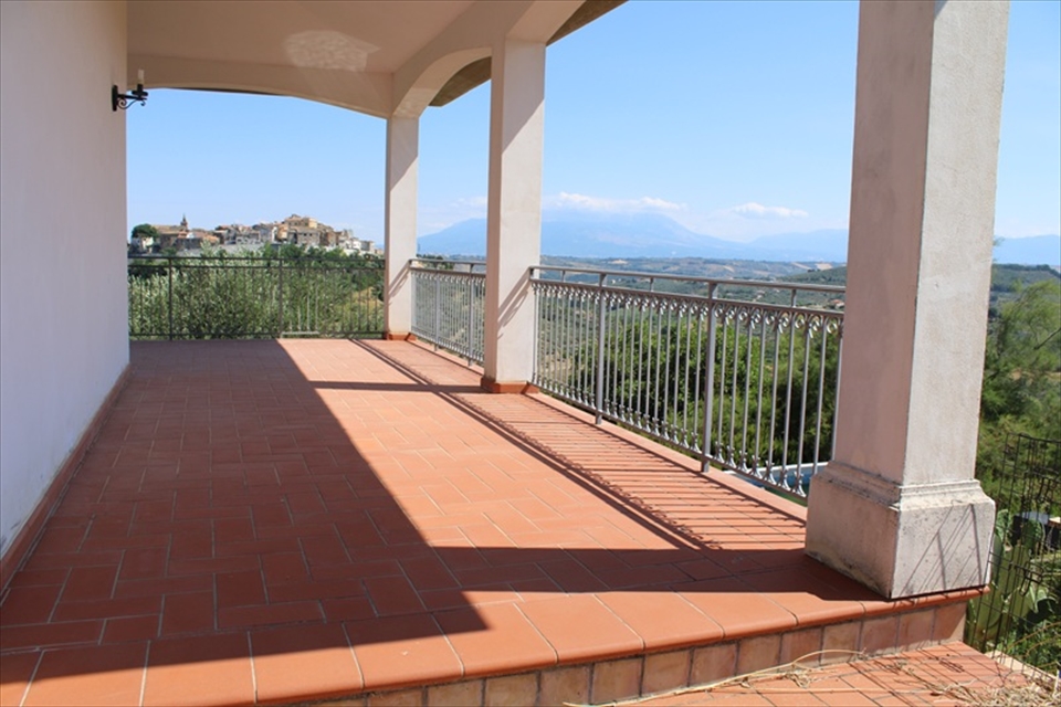 Casa indipendente con giardino in via belvedere 27, Collecorvino