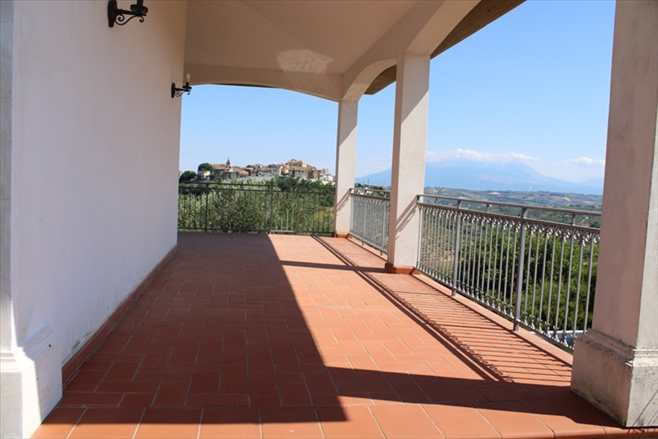Casa indipendente con giardino in via belvedere 27, Collecorvino