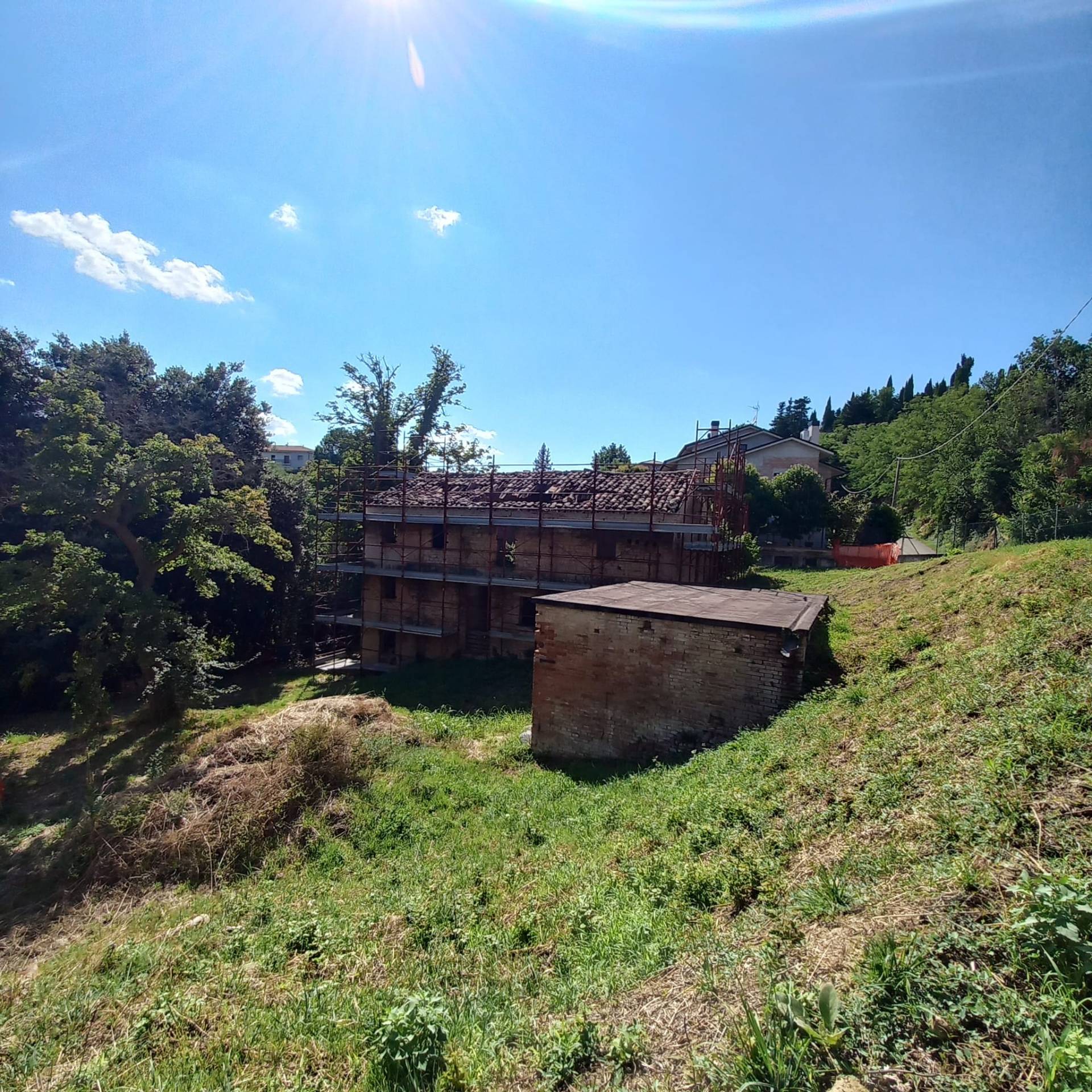 Casa Colonica in vendita a Sant'Angelo in Pontano