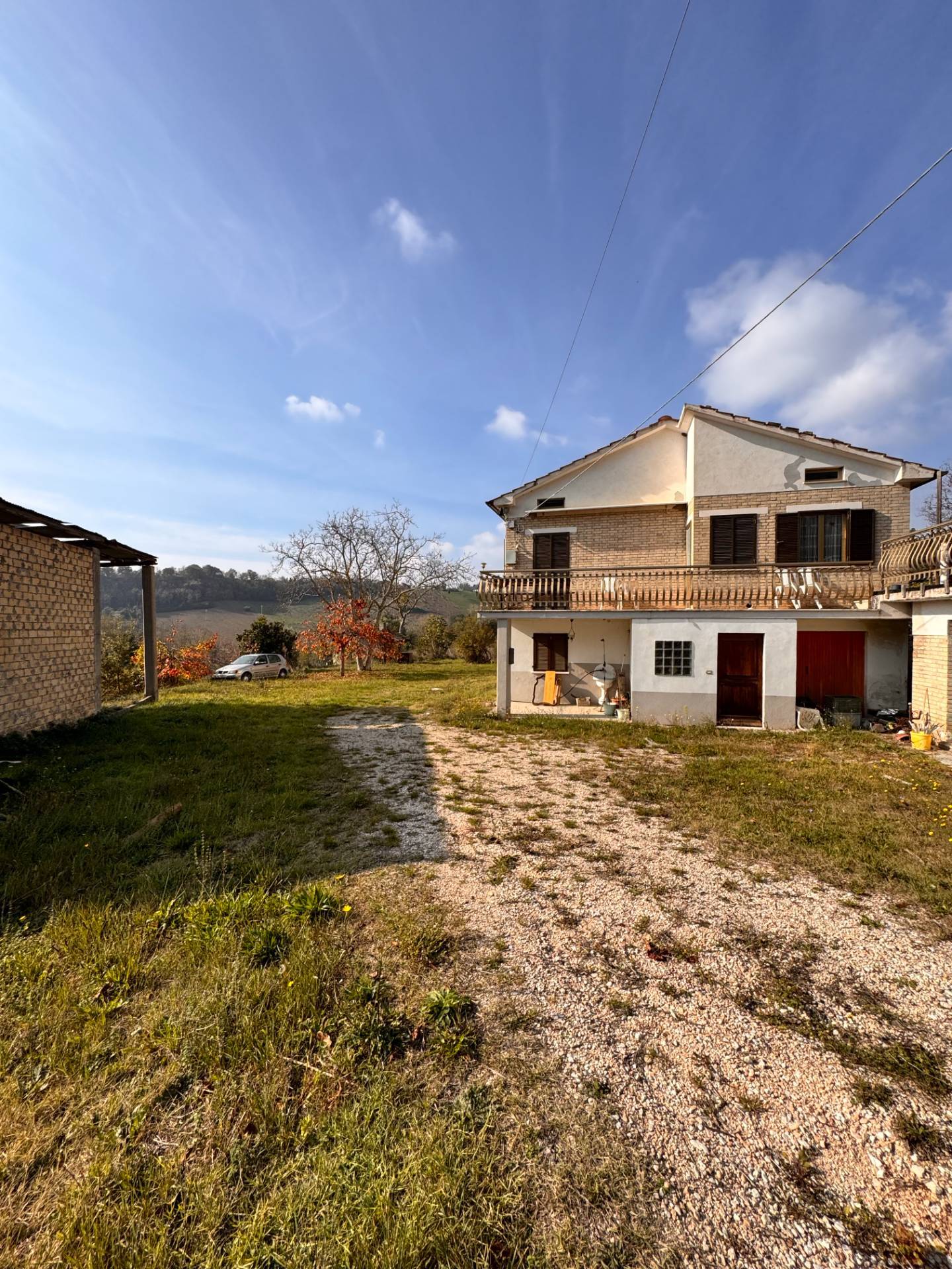 Casolare e Terreno in vendita a Montegiorgio