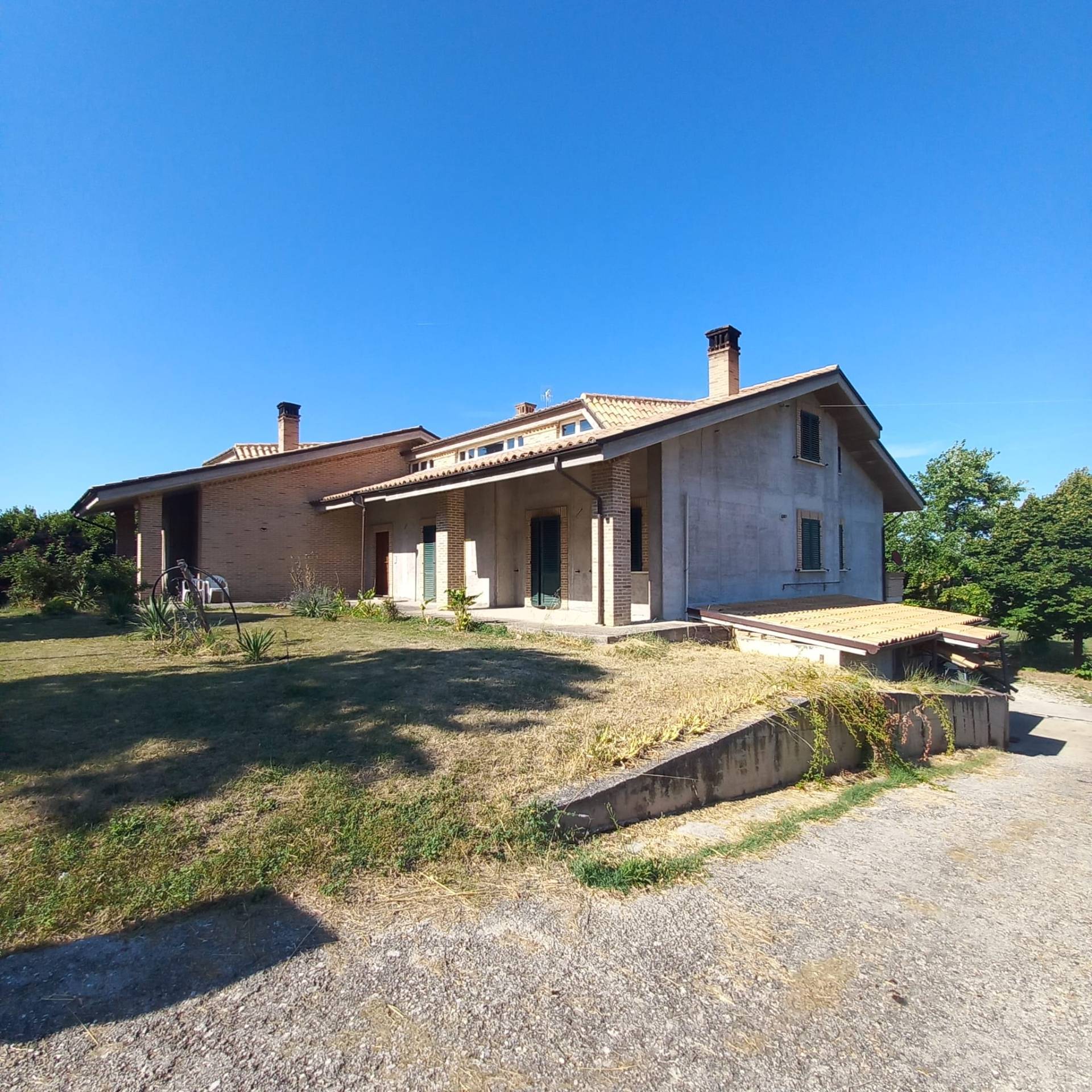 Villa in vendita a Monteleone di Fermo