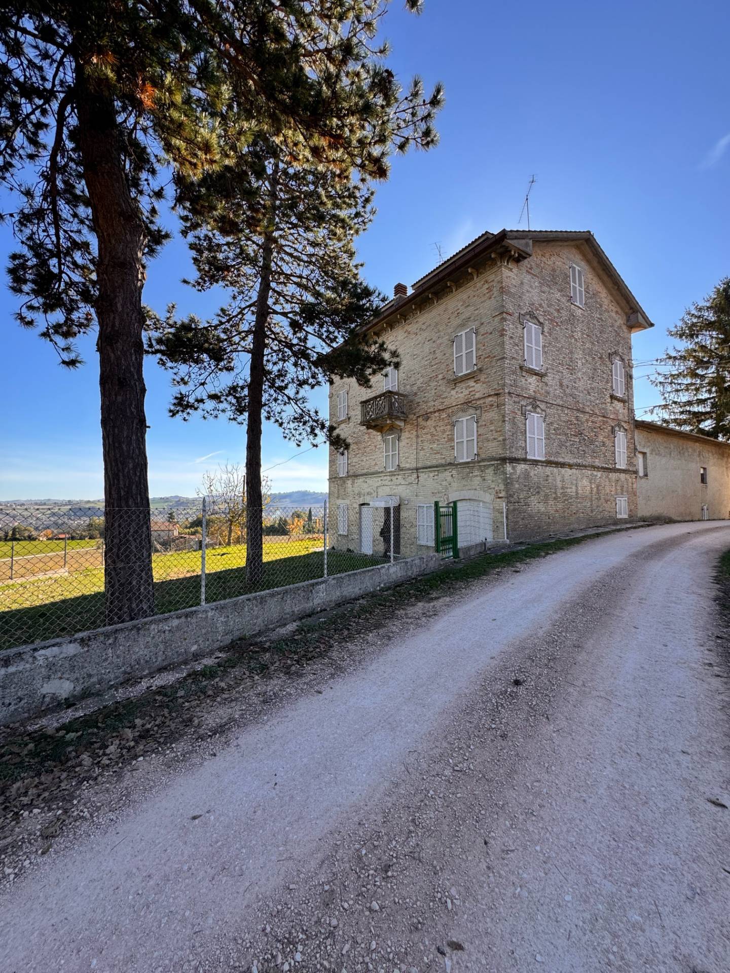 Casa associata in vendita a Falerone, Piane di Falerone