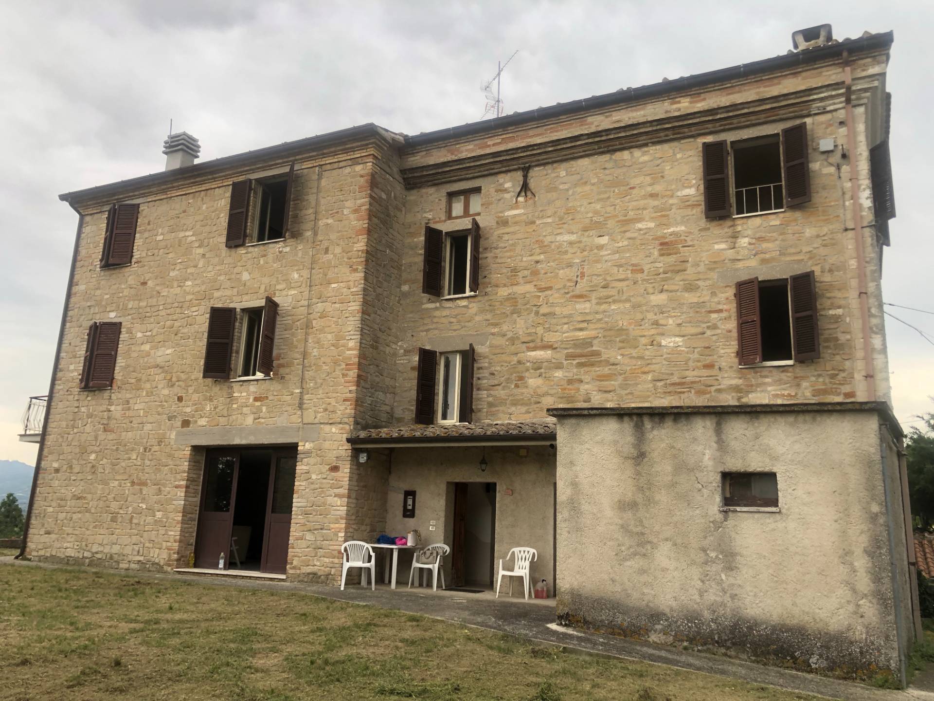 Casa associata in vendita a Montelparo