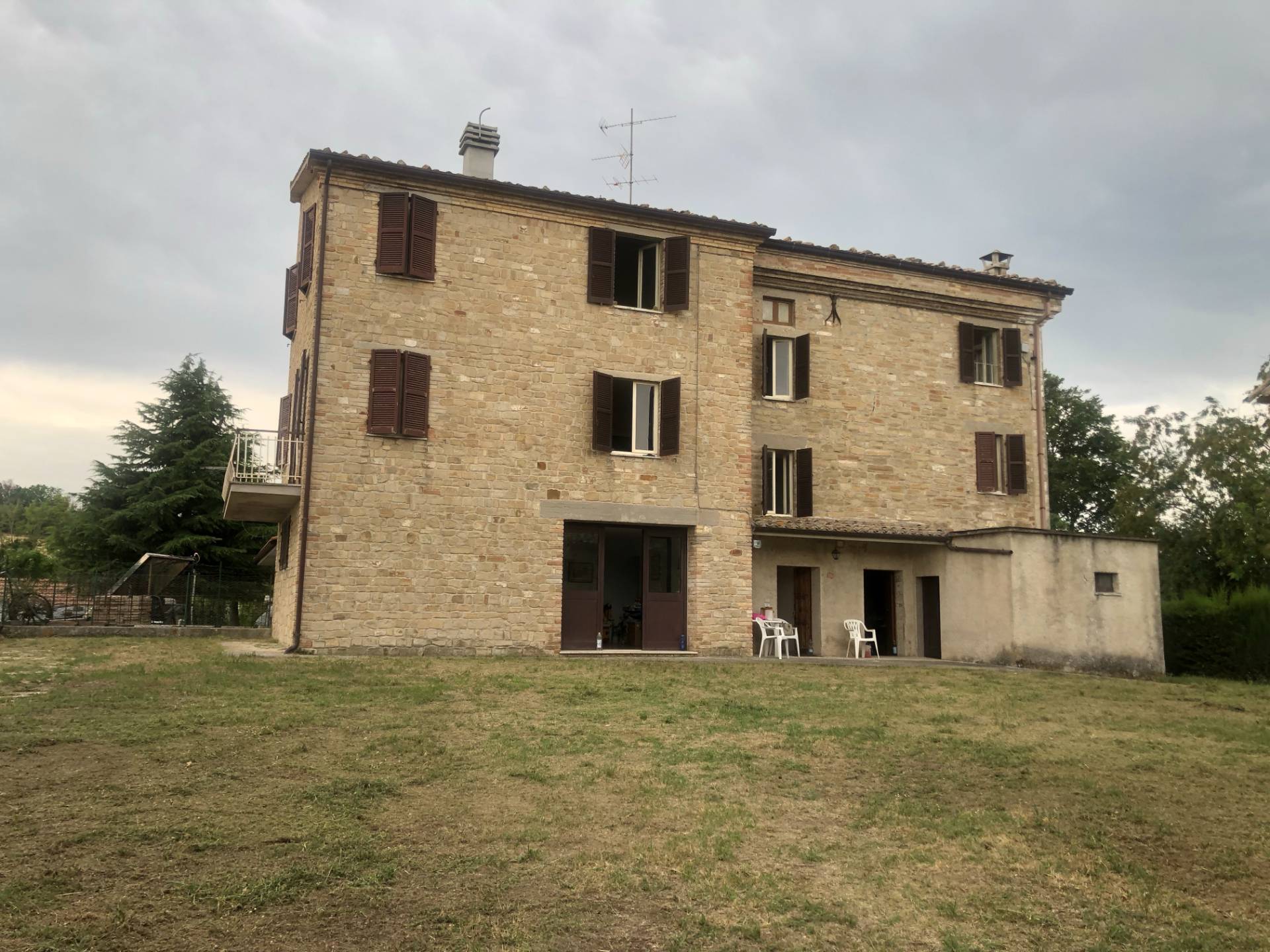 Casa associata in vendita a Montelparo