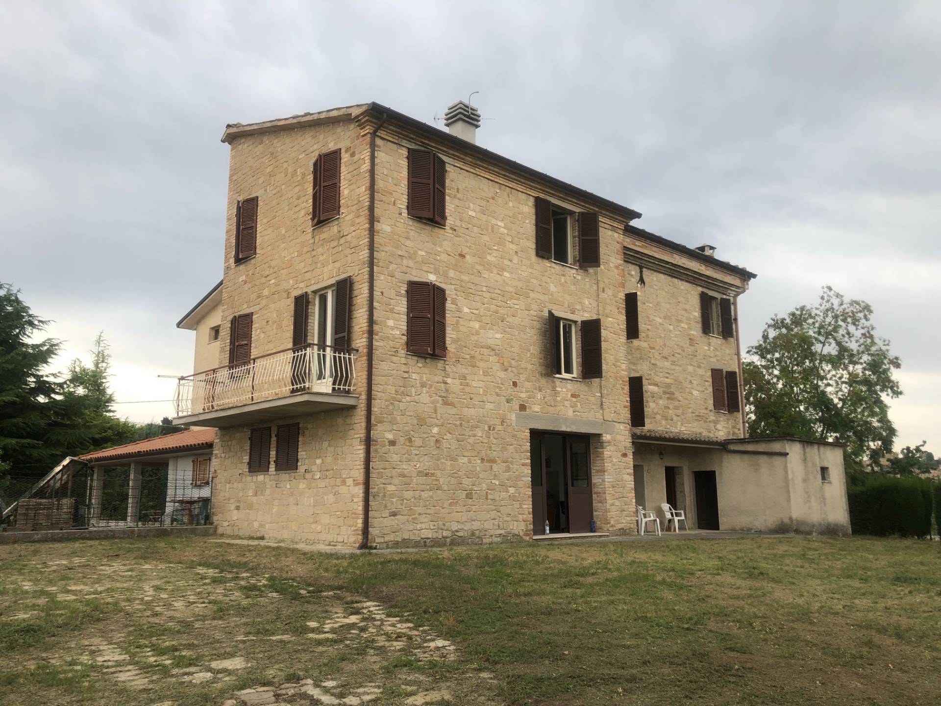 Casa associata in vendita a Montelparo