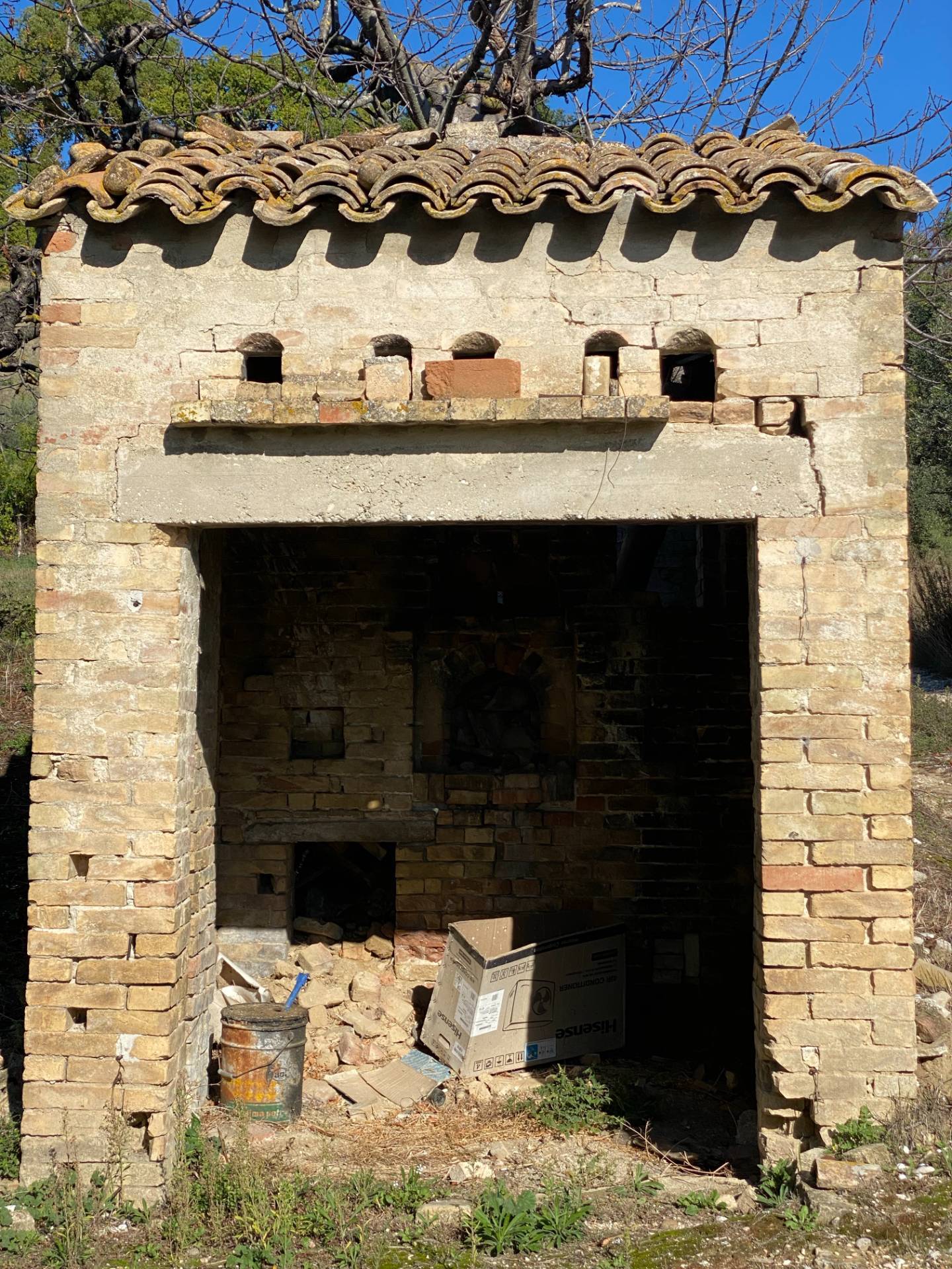 Casolare e Terreno in vendita a Montegiorgio