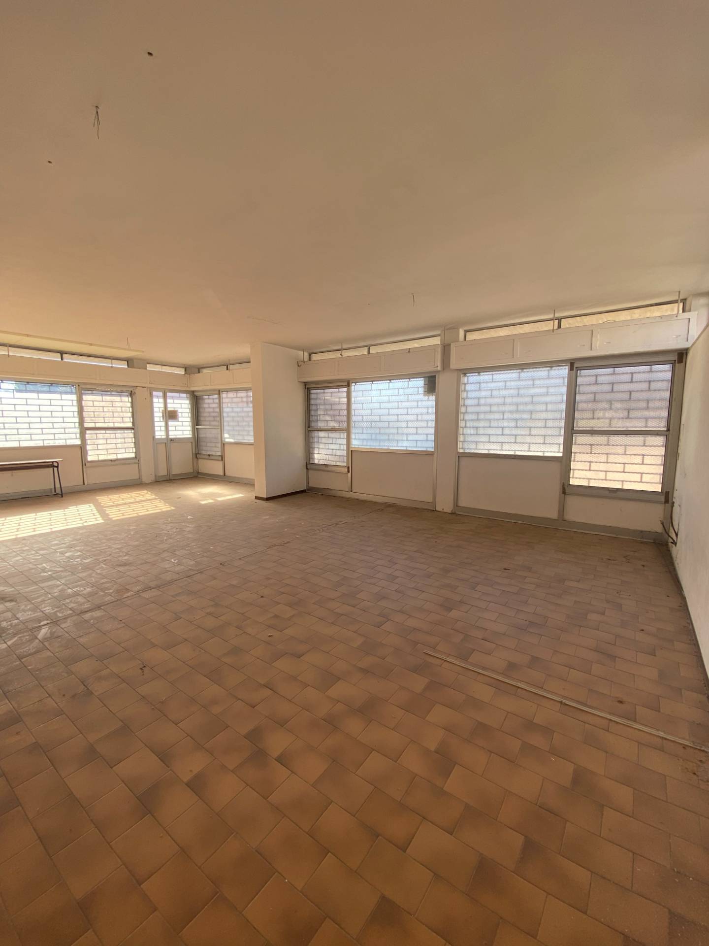 LOCALE COMMERCIALE / NEGOZIO in affitto a Montegiorgio, Piane di Montegiorgio