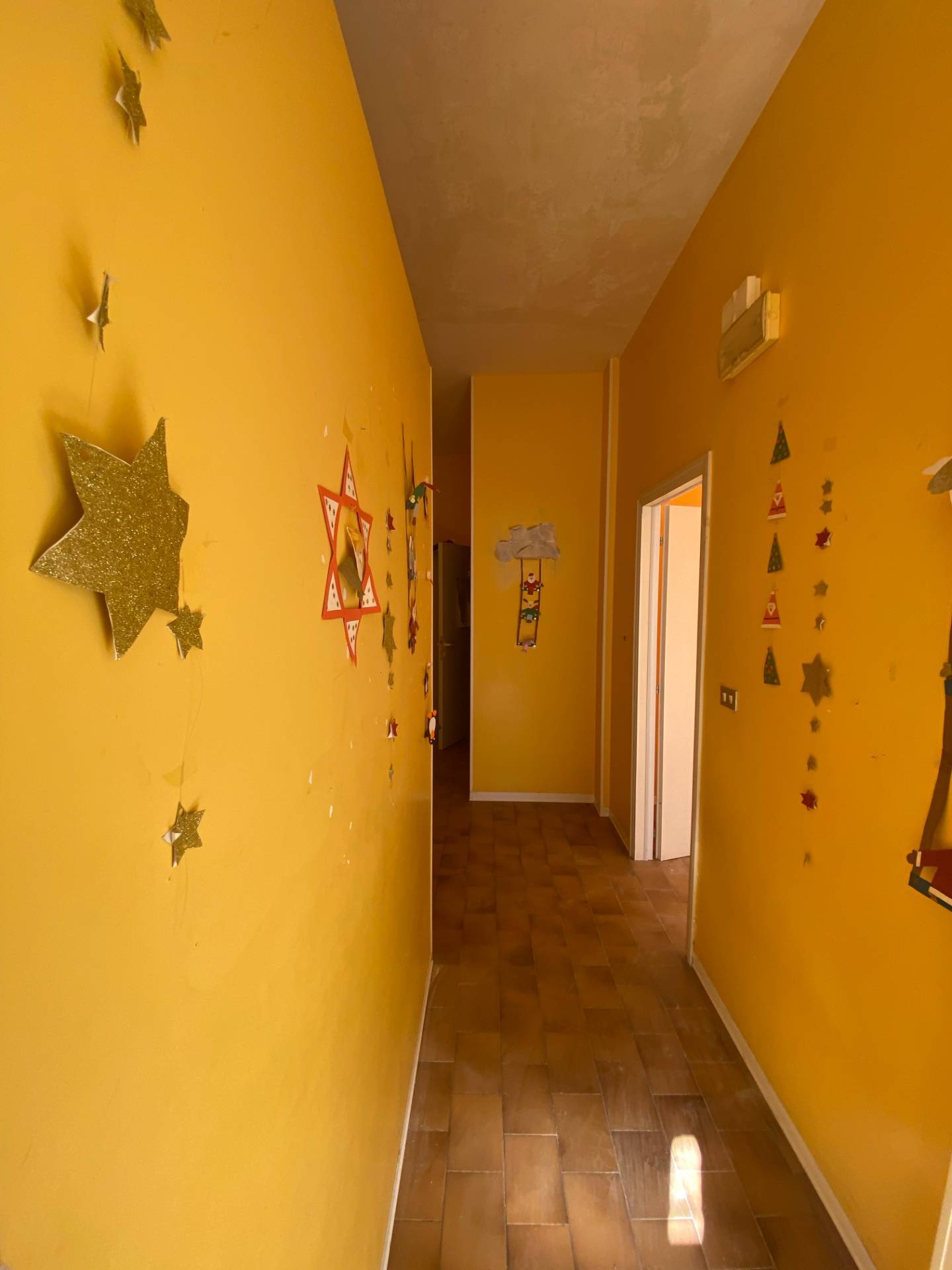 LOCALE COMMERCIALE / NEGOZIO in affitto a Montegiorgio, Piane di Montegiorgio