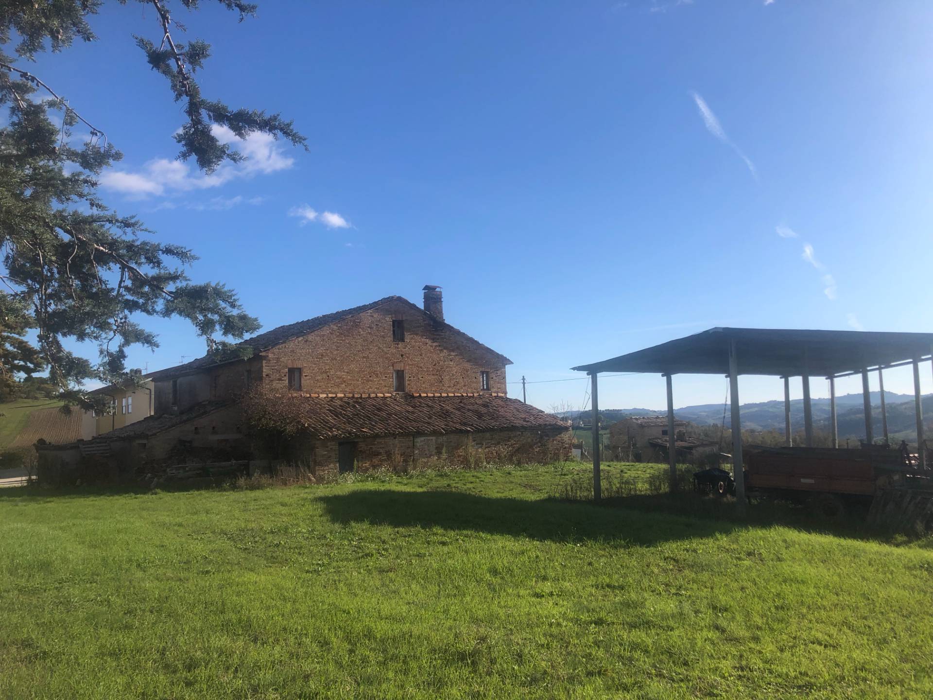 Casa Colonica in vendita a Loro Piceno