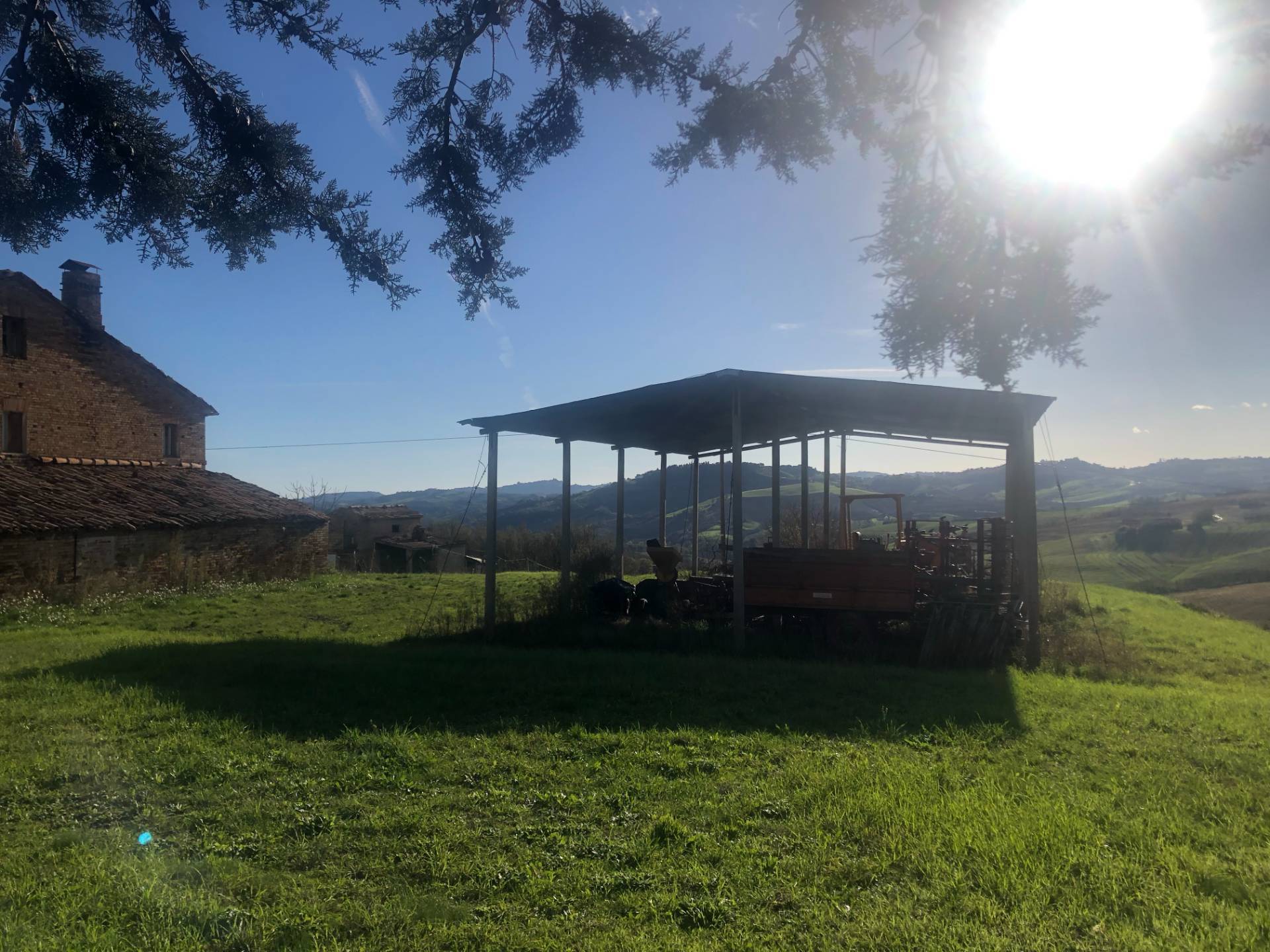 Casa Colonica in vendita a Loro Piceno